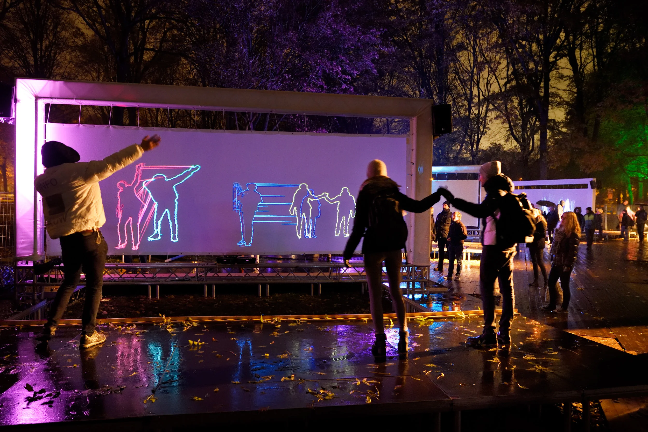 BvOF 2016_1114_AUP license TUe - Glow Festival - Intermedia.jpg