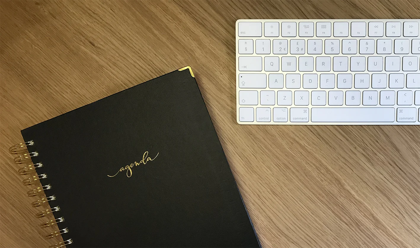 about_desk.jpg