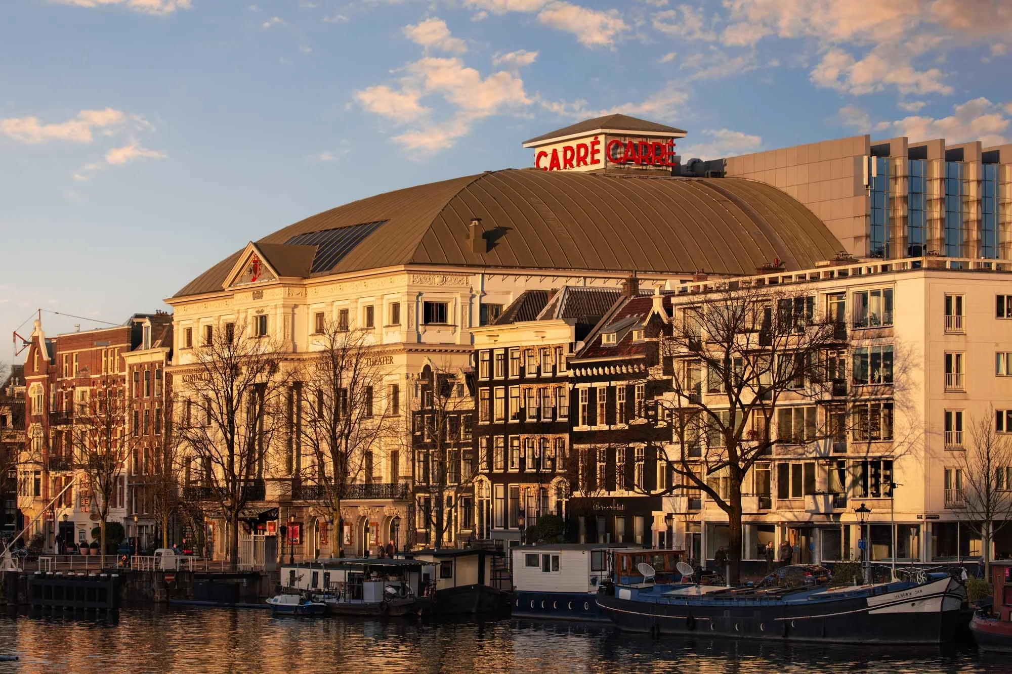 Carre-amsterdam-exterieeur-golden-hour-klein.jpg