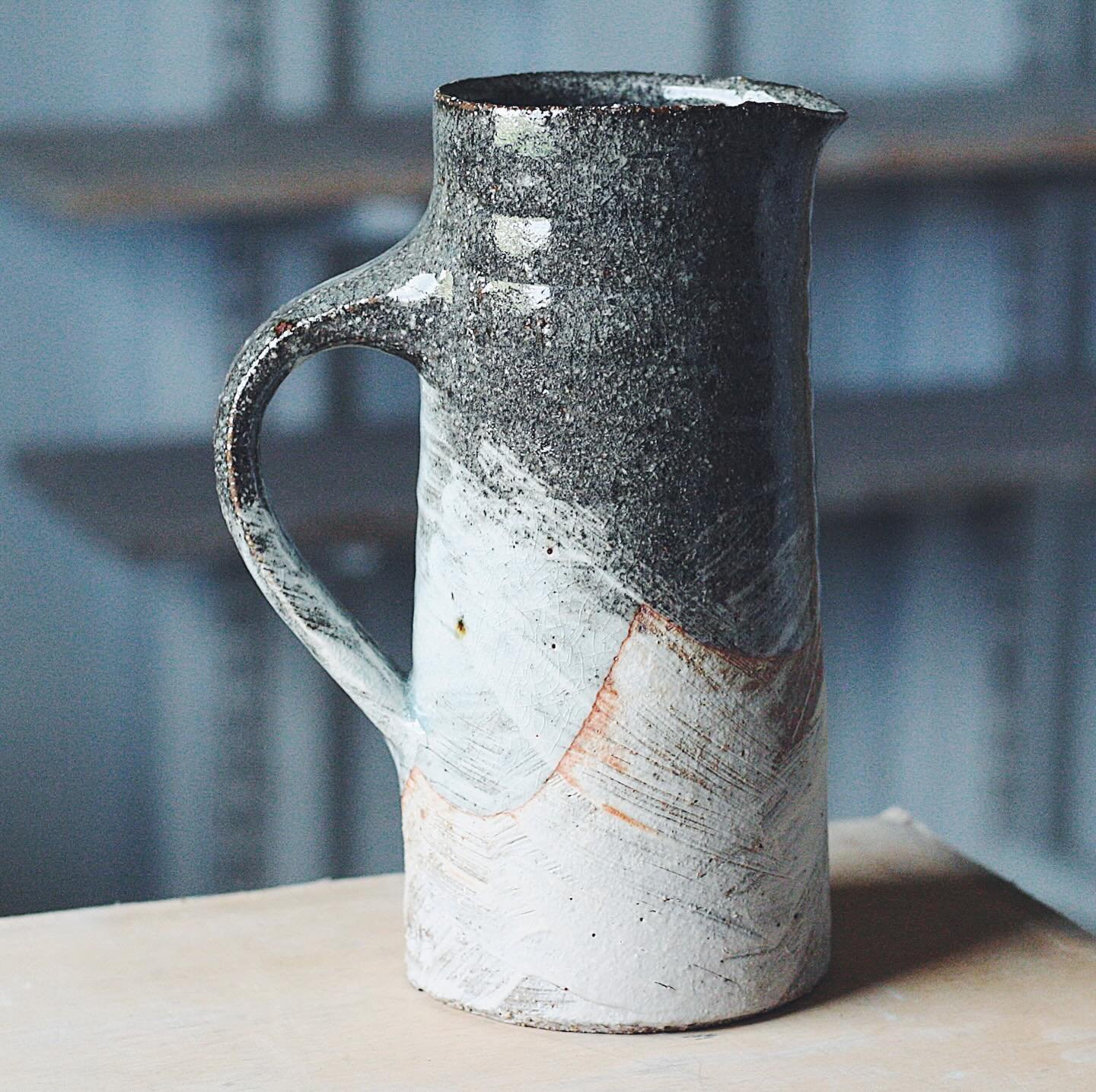 I have made a few little coffee cups in this very coarse clay and it&rsquo;s fair to say that dainty little pulled handles were&hellip; challenging. Fingers crossed they&rsquo;ll come together in the firing before my run of markets for the festive se