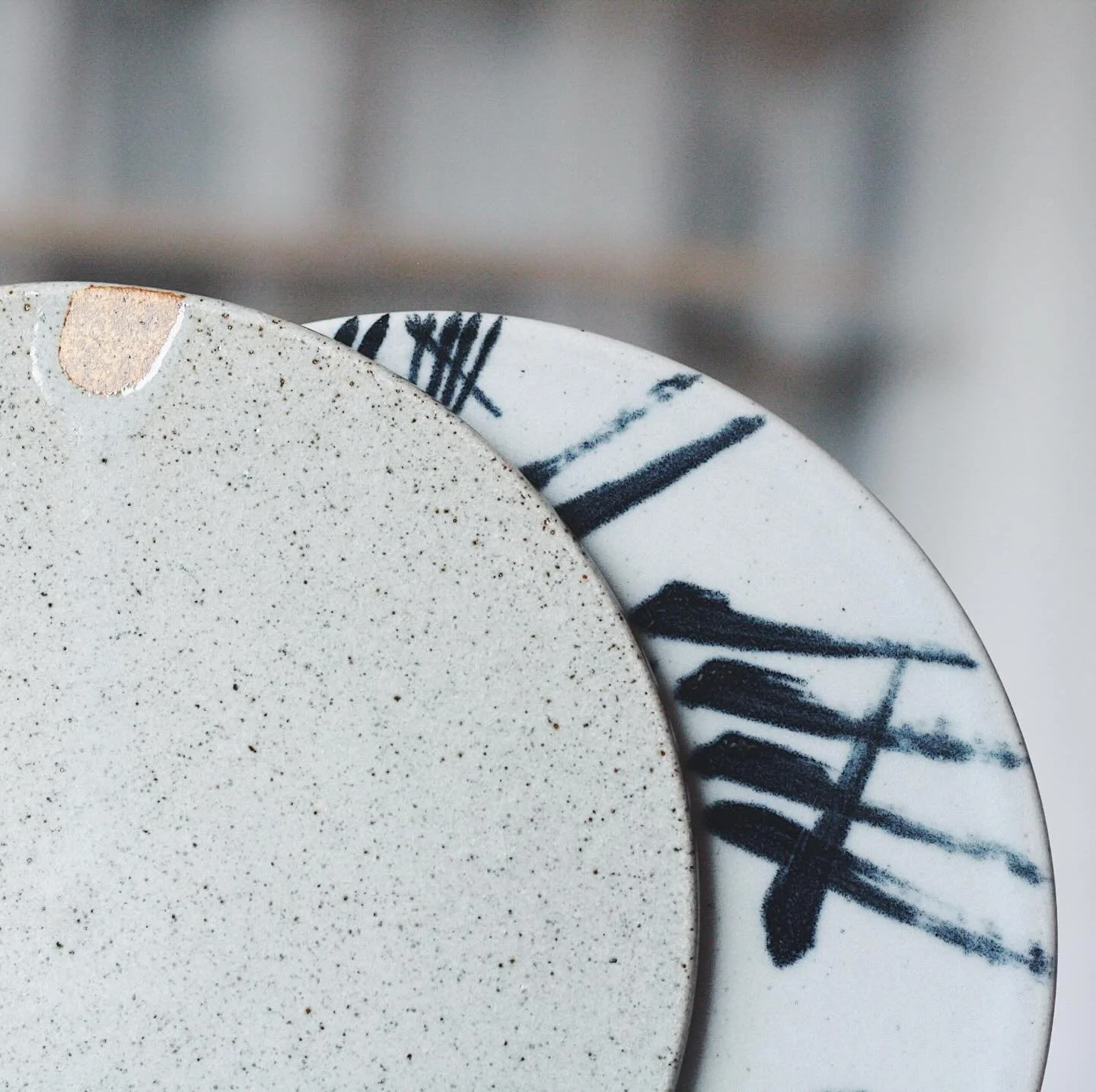 Side plate details 🔍 getting graphic, as well as keeping it very minimal. The one on the right is my niece&rsquo;s favourite 🙏🏻