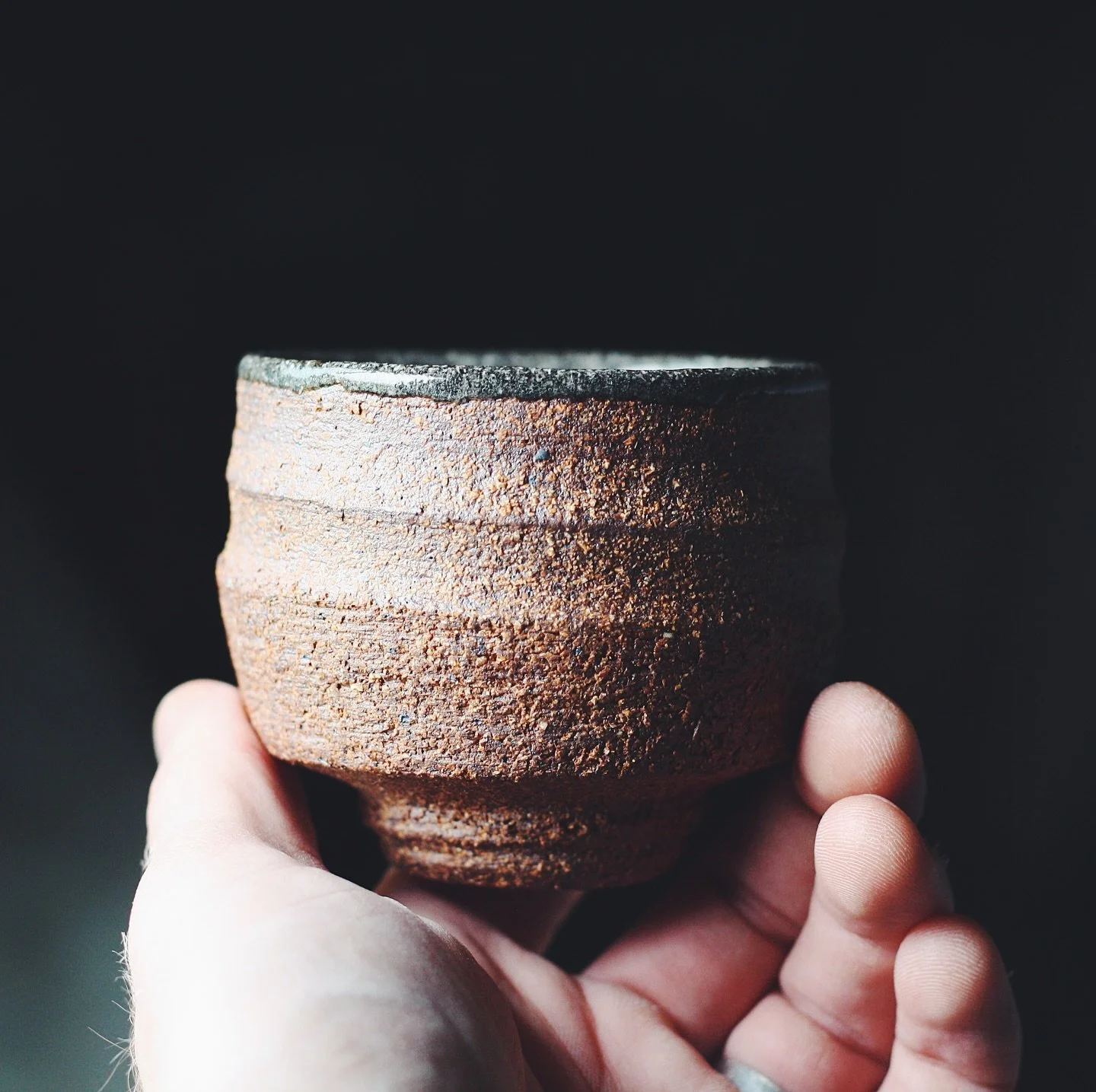 From the 9-11 of September this year I&rsquo;ll have the pleasure of returning to The Waldron studio and gallery to deliver a three day masterclass on making slip decorated pottery in heavily grogged clays. 

The course will focus on making a wide va