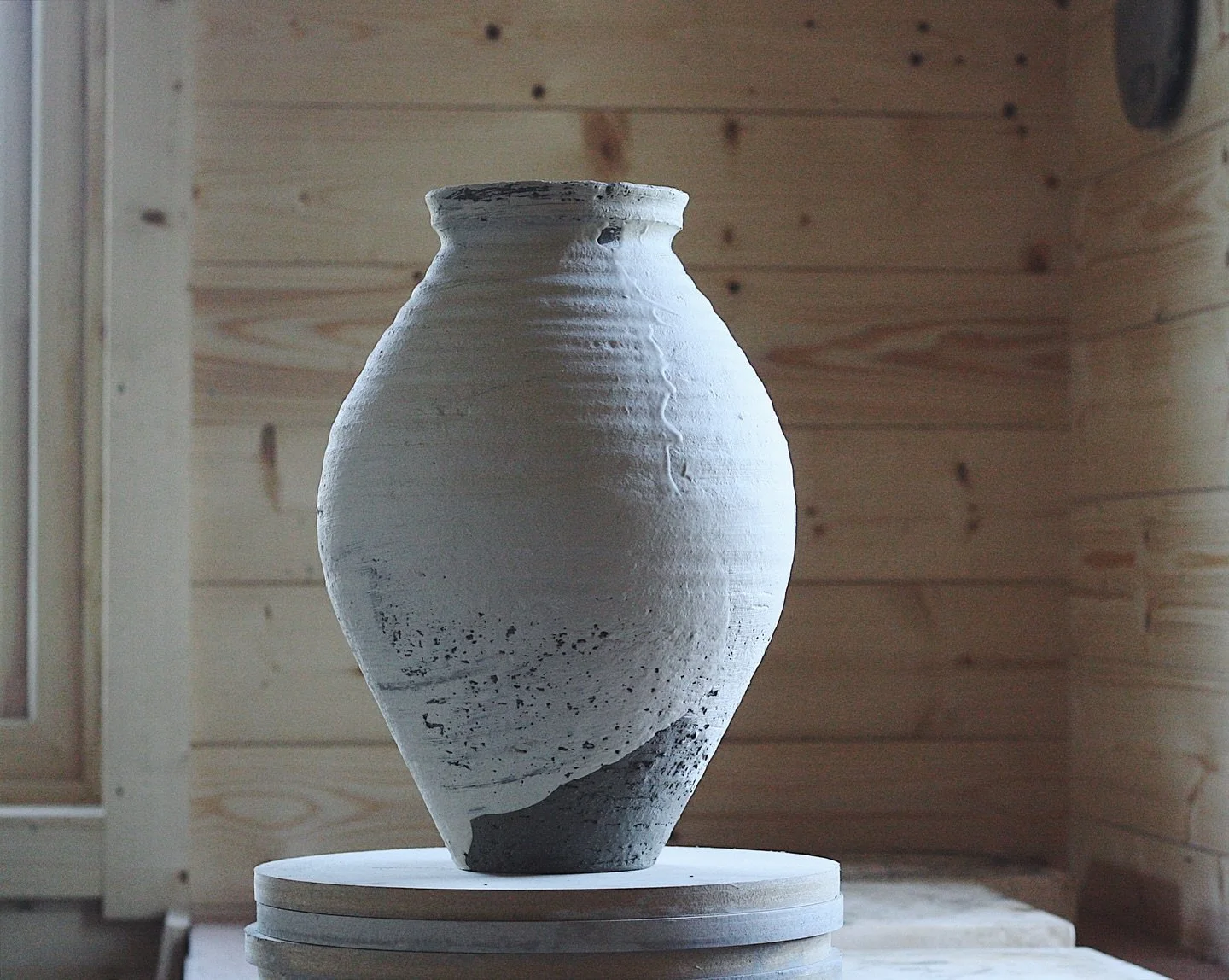 2 piece jar in @potclays coarse raku with brushed white slip. Excited to scale these up ⬆️ I will never tire of this clay body, so much texture and formal interest for free. 

I&rsquo;ve found it surprisingly tricky to get to grips with photography i