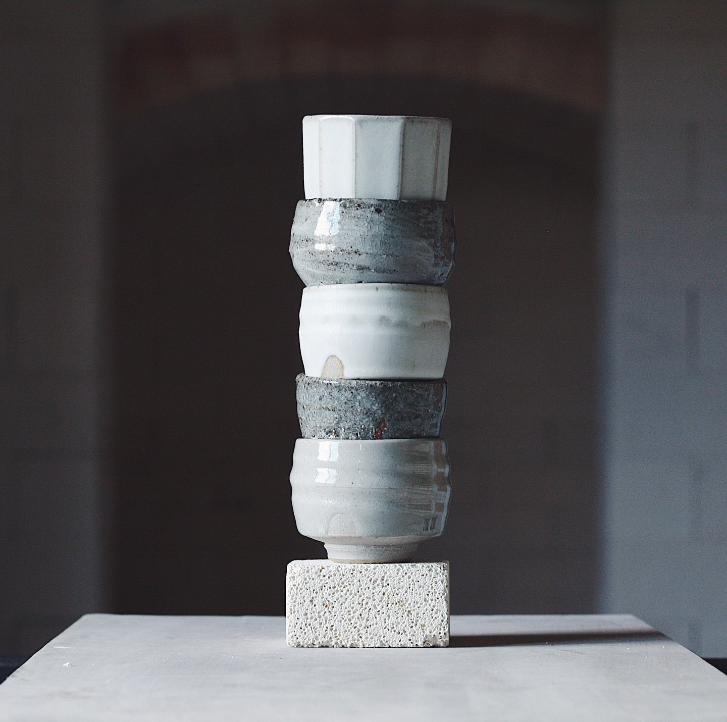 Stacking up the miniature footed cups. These are such a lovely way to end a making cycle. Free and frivolous and fun 🔥 there will be some pots like this in my end of summer shop update, details coming soon. Sign up to my mailing list to be the first