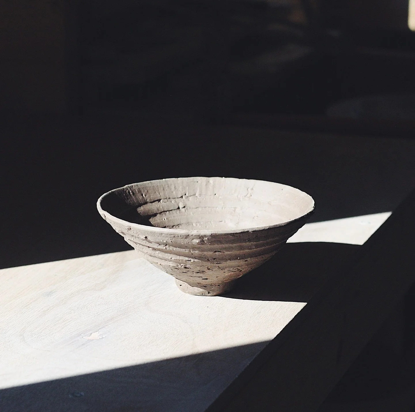 Last year, maybe even the year before, @guymarshallbrown was kind enough to lend some of his technical wizardry to mixing me up a few clay bodies for my PhD research. It&rsquo;s taken me a veritable age to get to making some pots with them, but this 