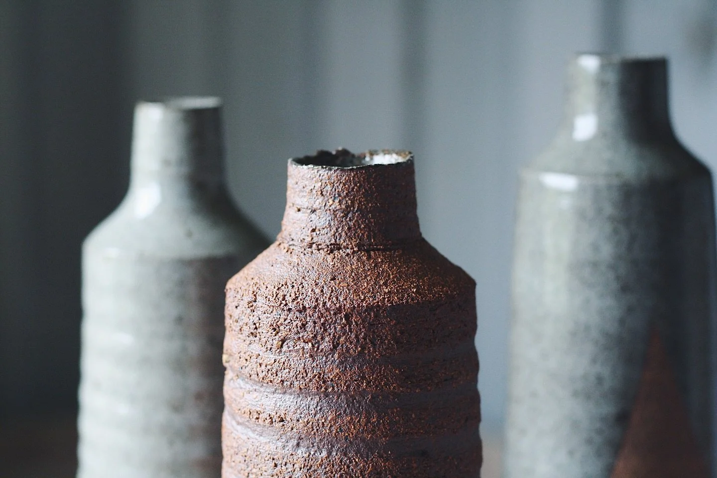 MASTERCLASS 🔔 

Next week I will have the absolute pleasure of returning to the wonderful @thewaldronstudio to host a three day masterclass. We&rsquo;ll be focusing on tableware and decorative wheel thrown forms in a variety of heavily grogged clays