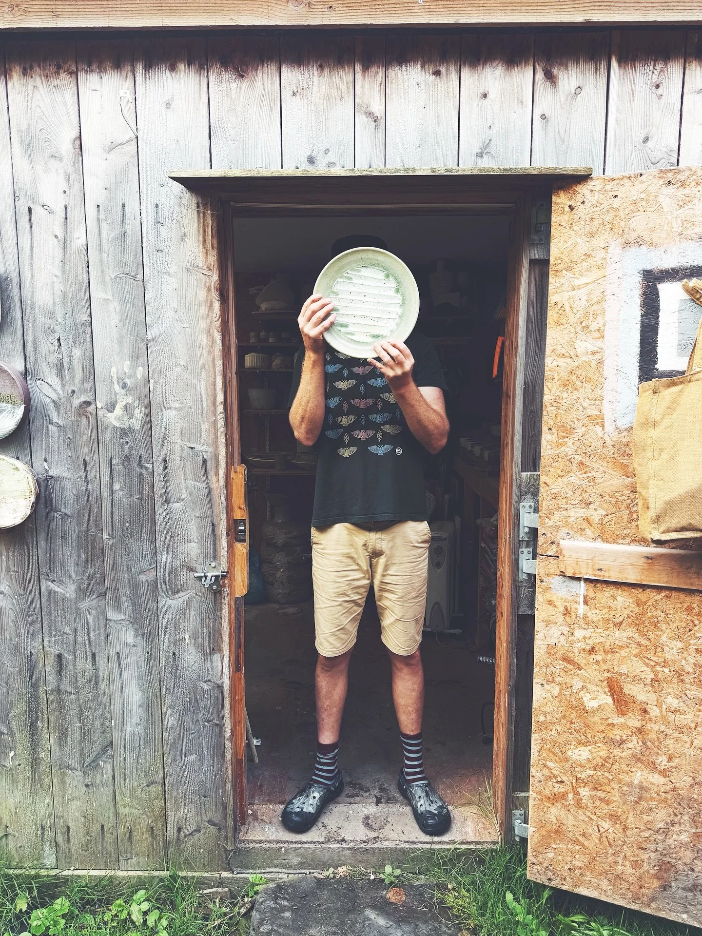 Who&rsquo;s the man behind the plate? Scroll to find out ➡️ As part of my create and engage funding from @celfcymruarts I&rsquo;ve been able to begin mentoring with a potter that I&rsquo;ve admired for many years. He has a very distinct voice and app