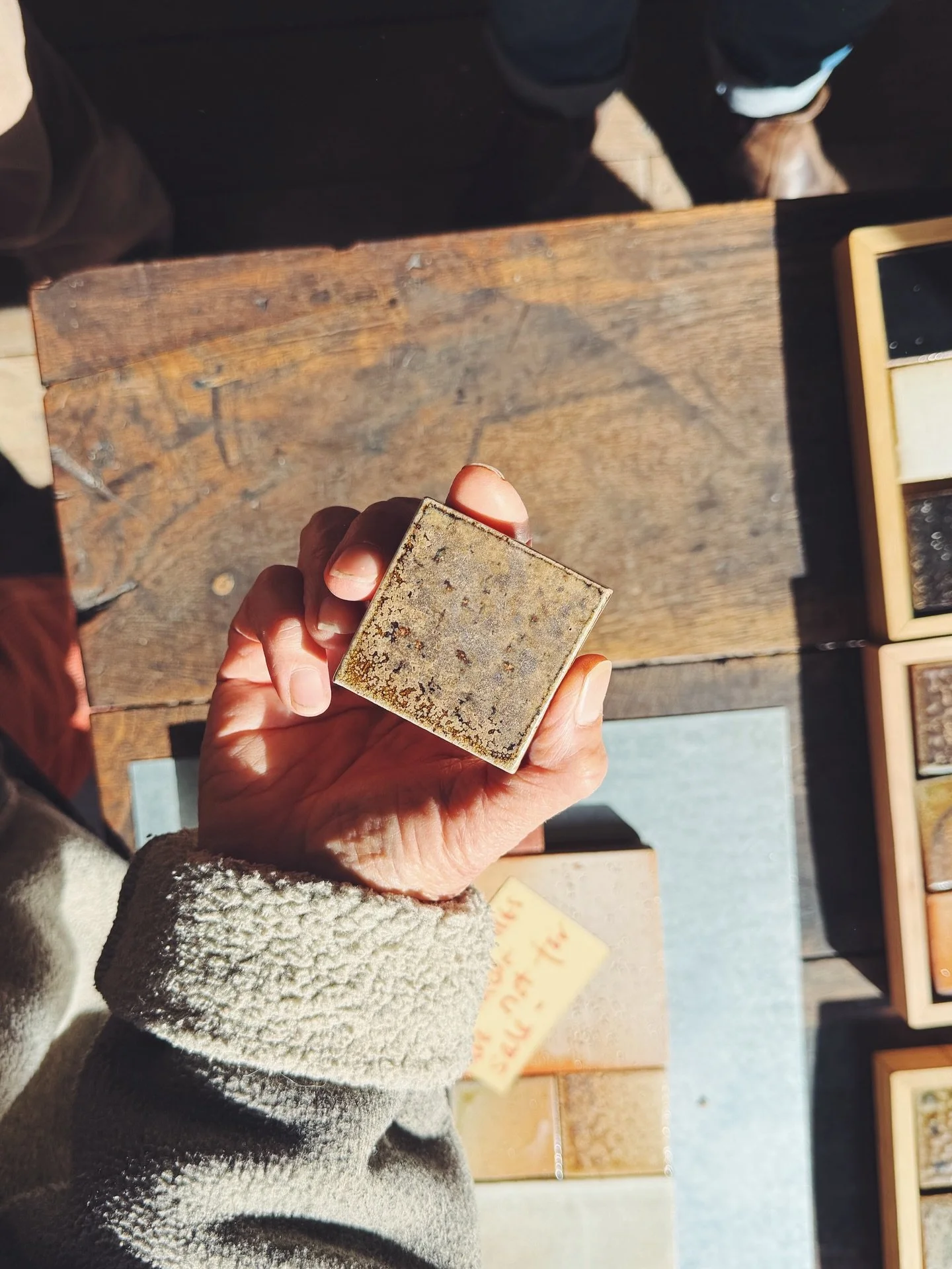 Last week I had the privilege of spending two days at Bridge Pottery for a workshop with the inimitable @mickischloessingk 

We were discussing all things clay and slip for salt and soda firing and it was instructional and inspirational in equal meas
