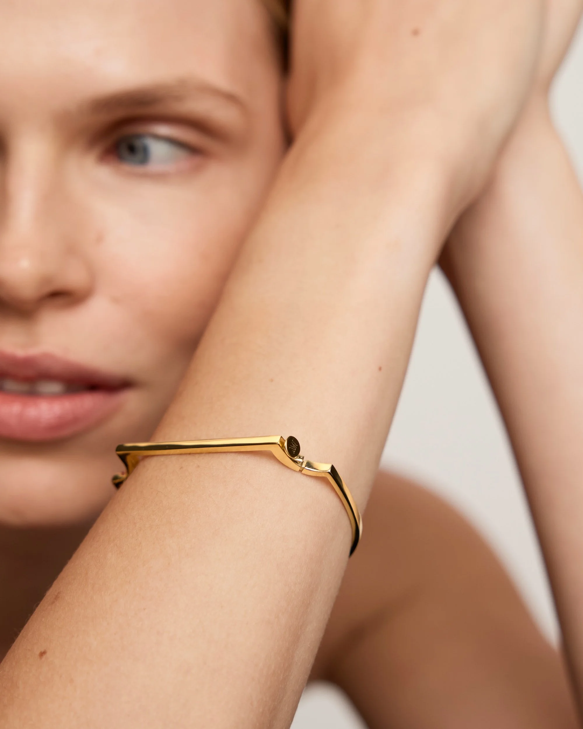 MV_2025_Q2_ YG_Signature_Skinny_Bangle__PDP-Single_0027.jpeg