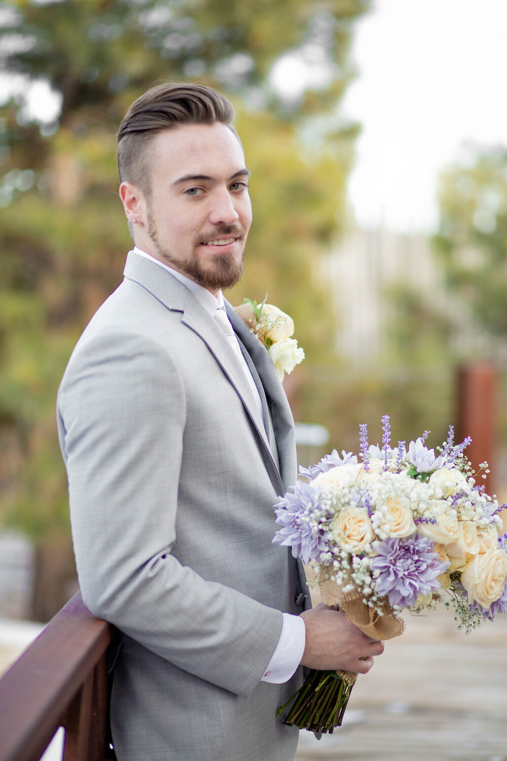 Groom for the win! When he holds the bouquet | By The Vow Collective 