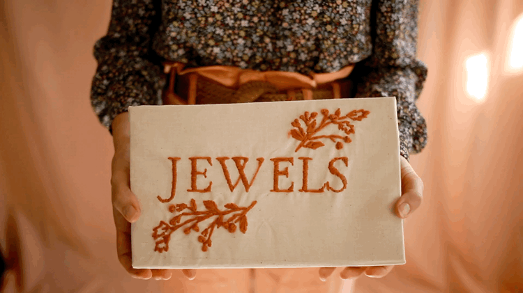 Make your own Jewelry storage book!