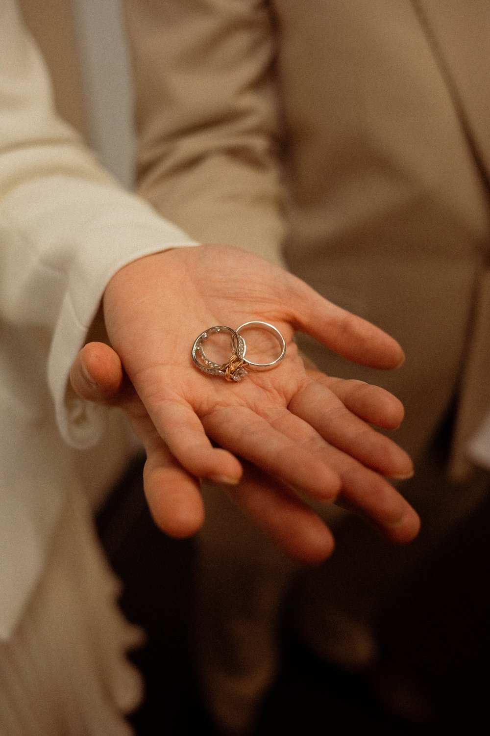 Cute couple gets married at the Queens Courthouse in New York City