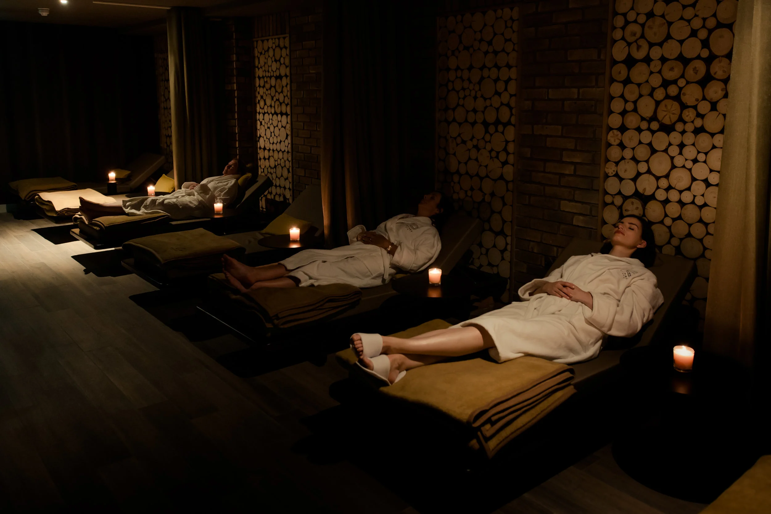 Osprey Spa Dark Relaxation Room Ladies.jpg