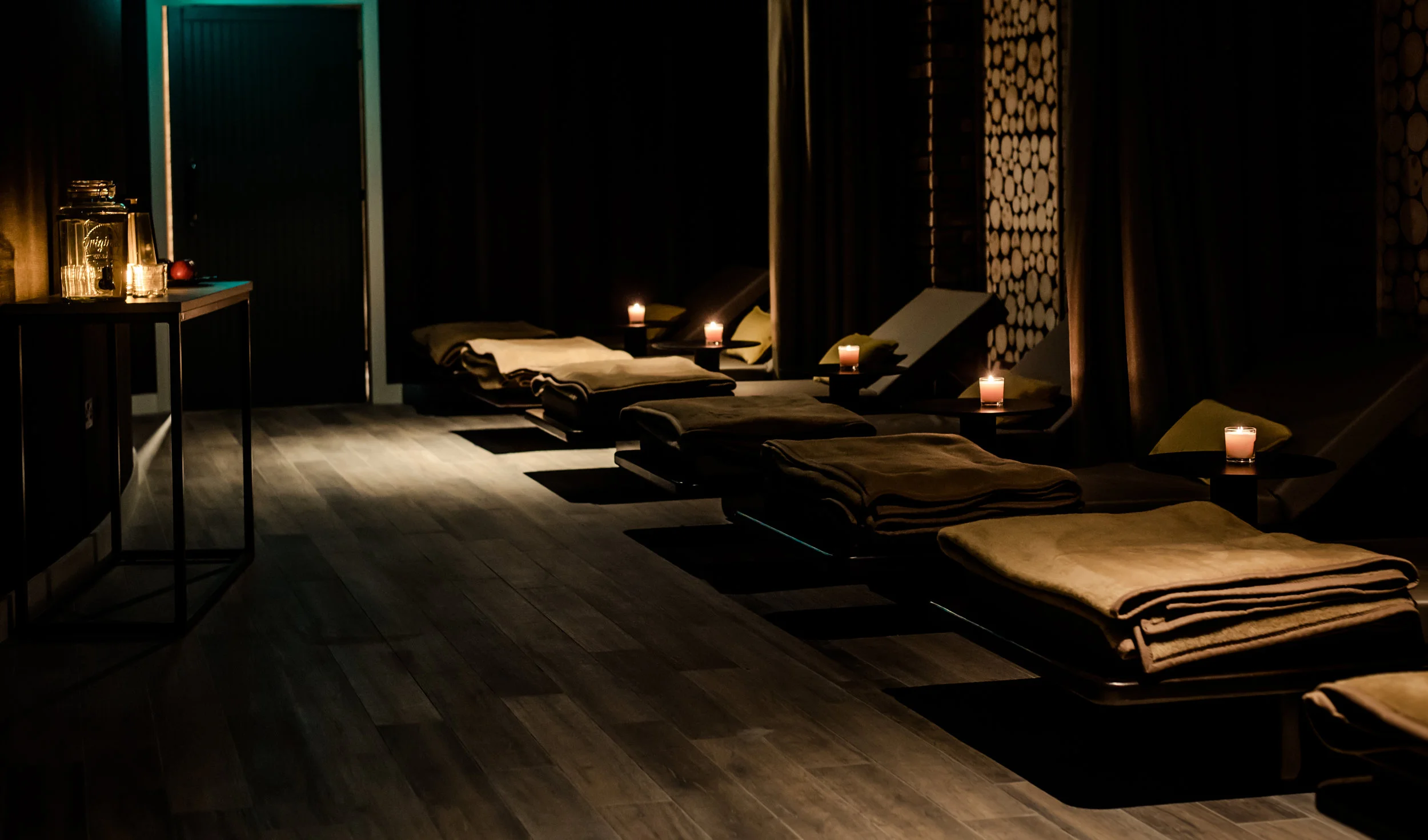 Osprey Spa Dark Relaxation Room Side Angle.jpg