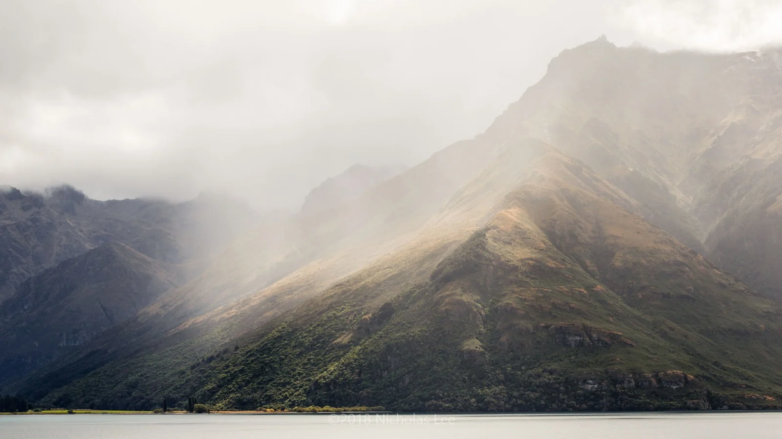 Along Kingston Road heading to Queenstown by N icholas Lee (photographer of Furry Photos )