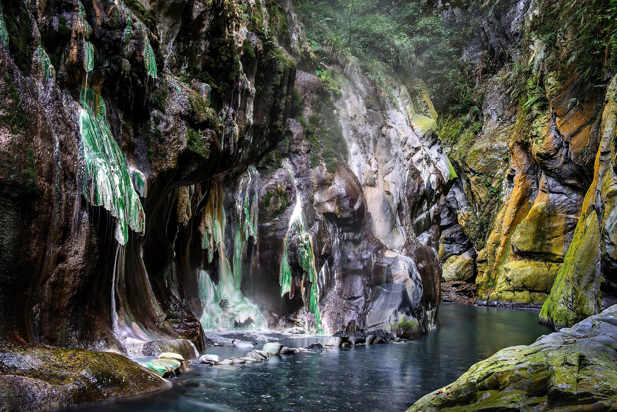 Lisong Hot Spring. Credit: Kai3952 .
