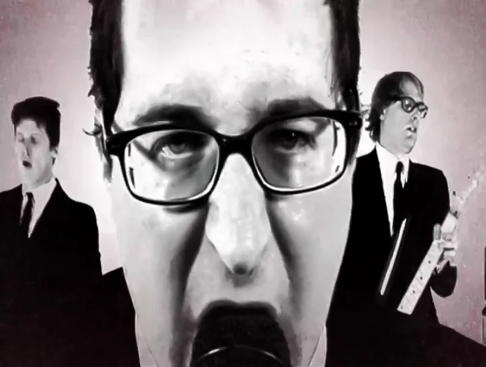 HOLDSTEADY07-The_Hold_Steady__The_Swish_4.jpg