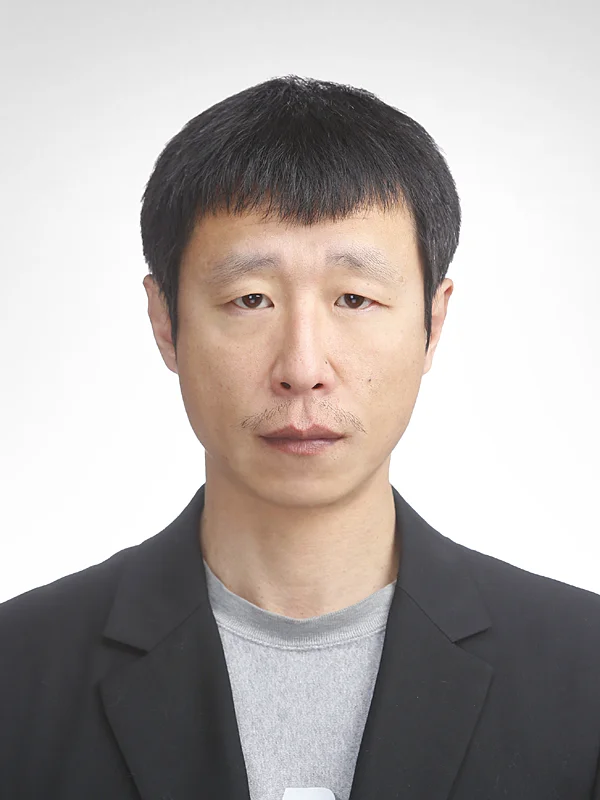 Kong Yoon-Young – Zandari Festival (South Korea) Known as Dalse, Kong Yoon-Young is a music director and an executive director of Zandari Festa (2012~present). Previously, Dalse was an instructor at Dong-ah Institute of Media and Art (2013-2014). Zandari Festa was launched in 2012, in Seoul, Korea. It’s the biggest global music showcase festival in Korea with more than 800 Korean artists and over 100 artists from other countries. Dalse’s international career covers: CMJ Music Marathon (2009); SEOULSONIC North-America Tour Promotion (2010, 2011, 2012); Toronto (CMW), Austin (SXSW), New York, San Francisco, San Diego, LA; EMF (European Music Fair) (Poland Warsaw, 2013); V-ROX FEST (Vladivostok, Russia, 2013-2015); Operating director and official speaker for Korean artists; UK Tour for Korean artists (London, Liverpool, Manchester, Wexham, 2013); MIDEM 2014 (France) Opening Speech for Korean Indie Music; Creepy Teepee Festival (Czech Republic, 2015); Liverpool Sound City 2013-2015 (UK), Operating Director on the Korea Rock Stage.