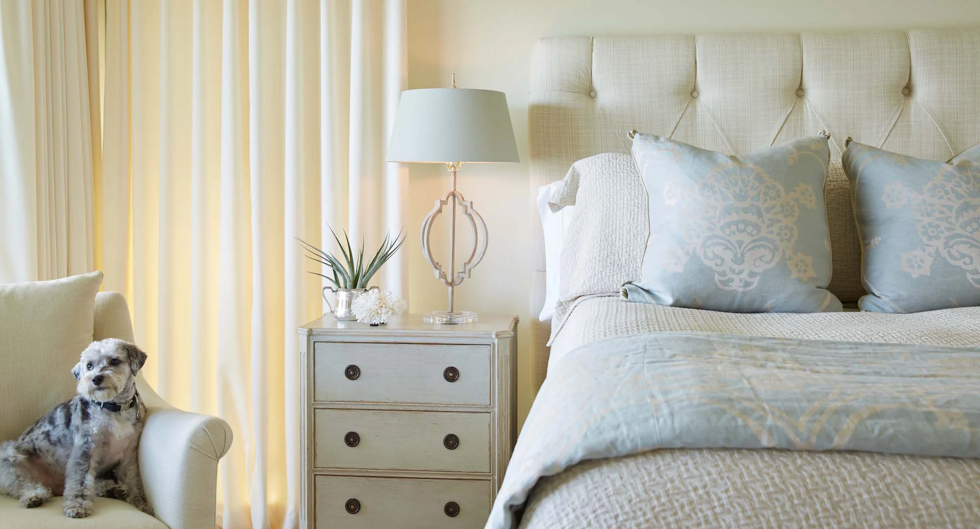 patrick-lewis-interiors-beach-bedroom.jpg