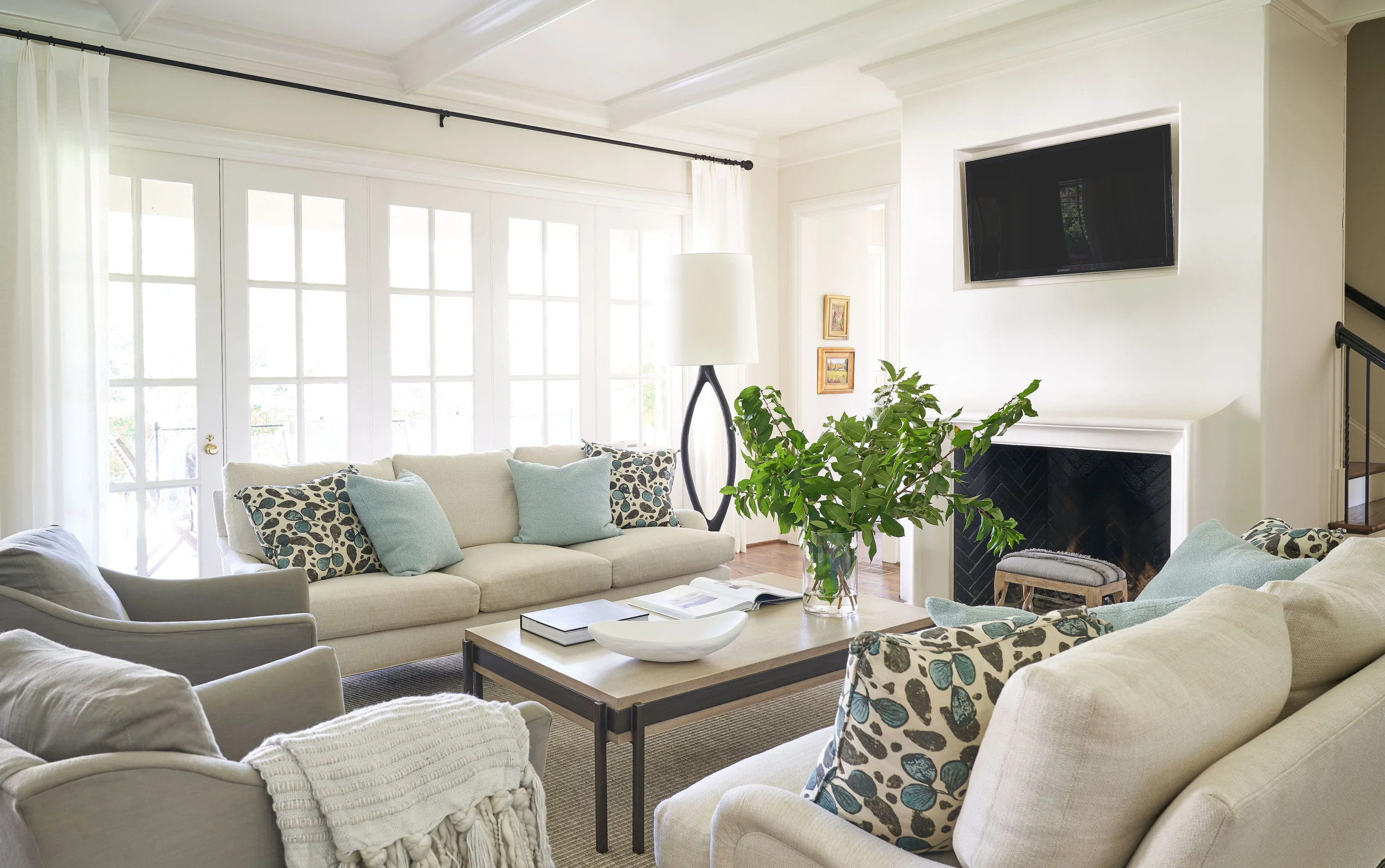 patrick-lewis-interiors-family-room-2.jpg