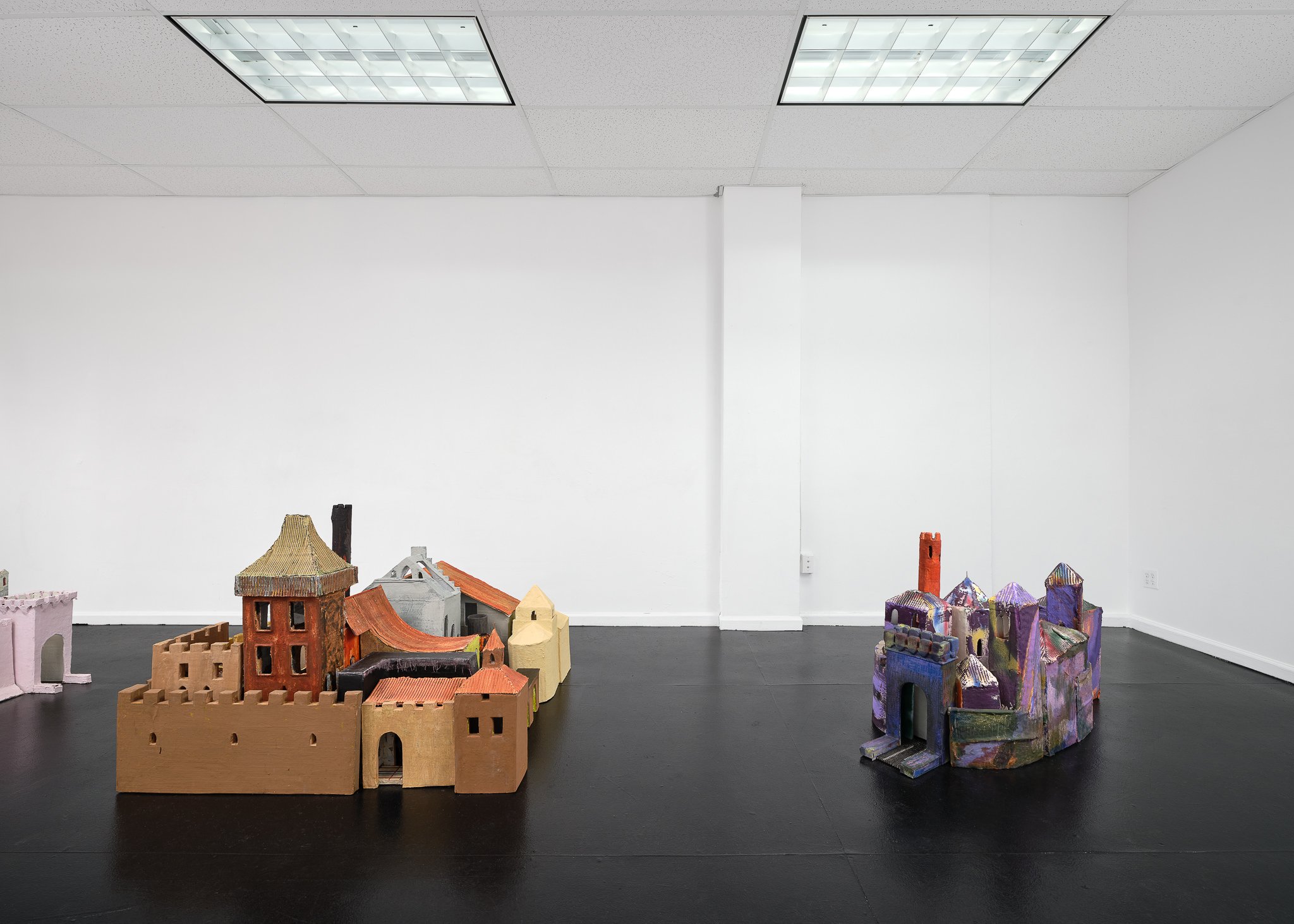  Installation view. 