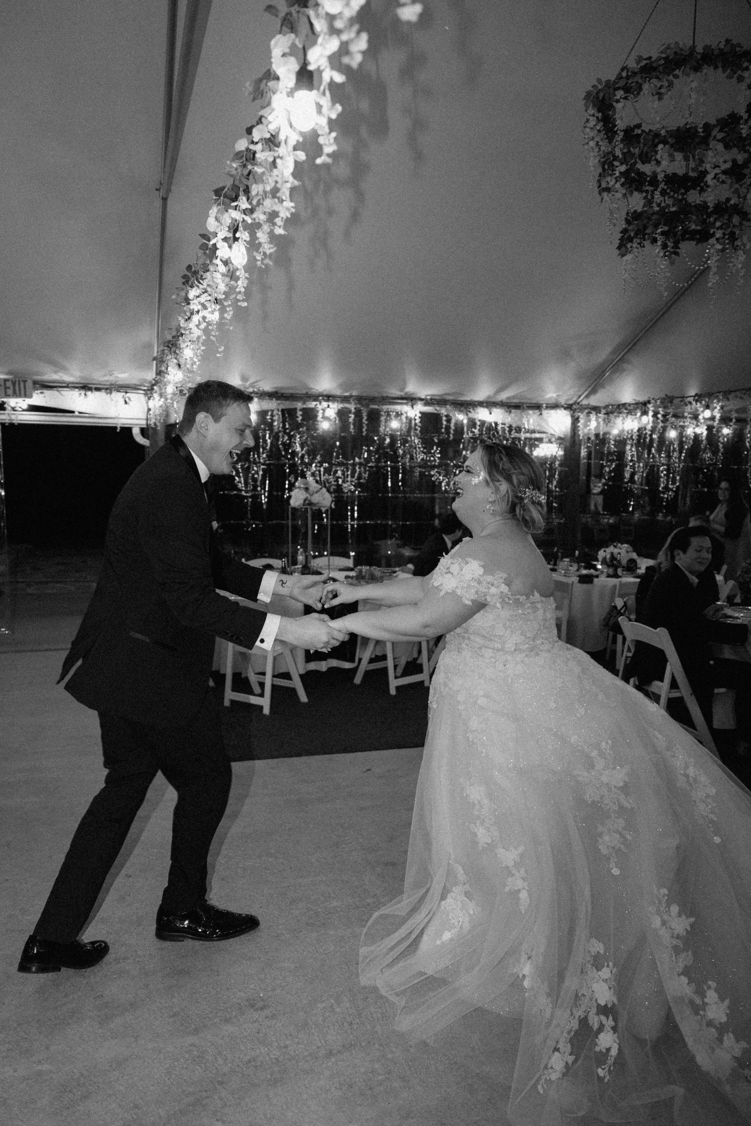 How to navigate how many hours you need your wedding photographer on your wedding day!