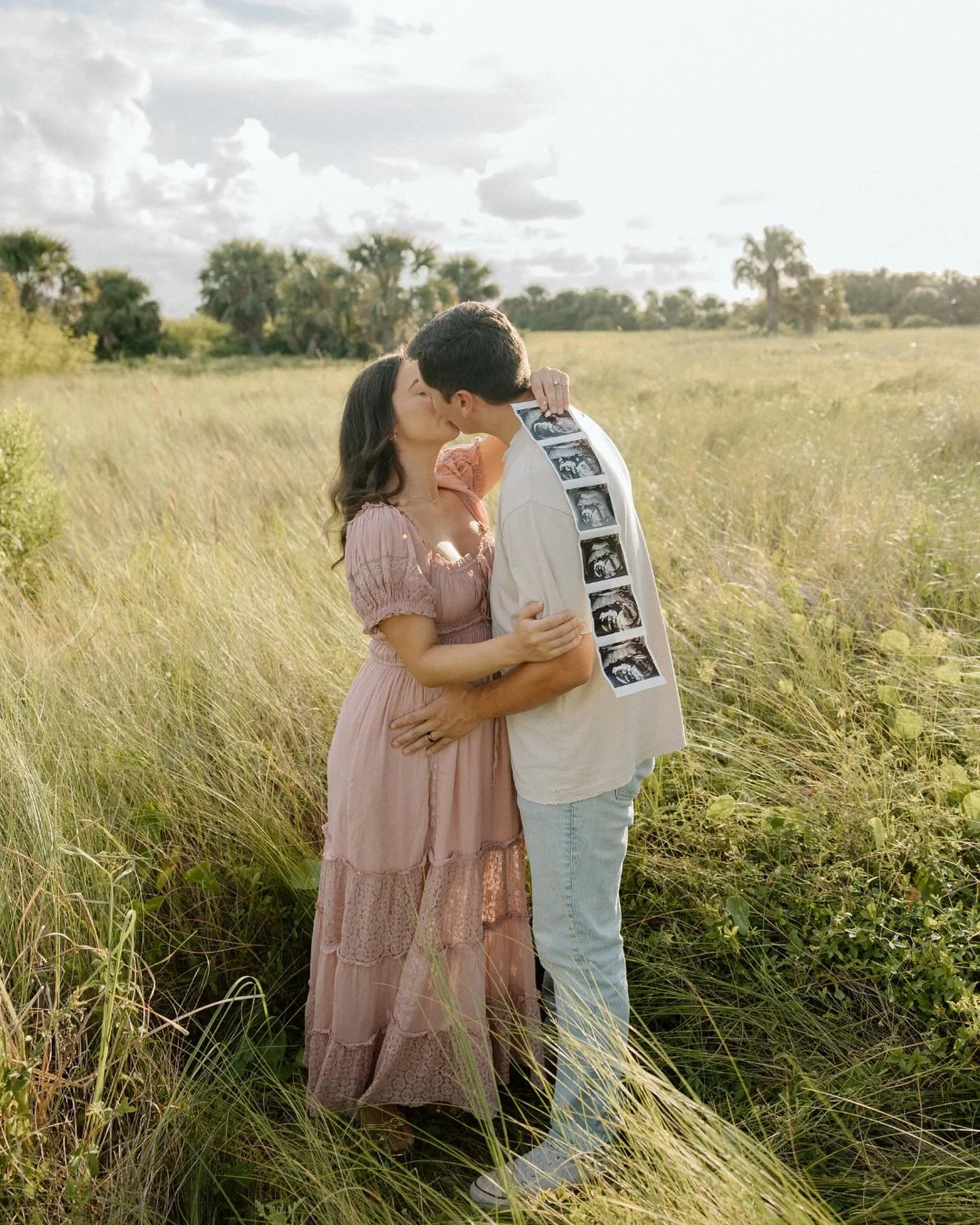 my favorite people had a baby 🥹💖🌊🎞️🌙

#emplovestories #capturingyourjourney #beachmaternitysession #beachmaternityshoot #galvestonmaternityphotographer #galvestonmaternityphotos #magnoliatexasphototgrapher #texasmilestonephotographer #texasphoto