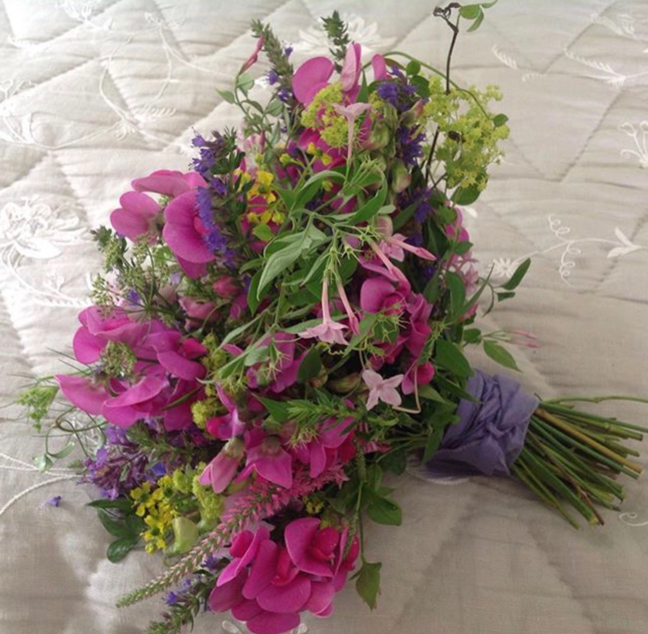 pink, mauve sweet pea tapestry bouquet