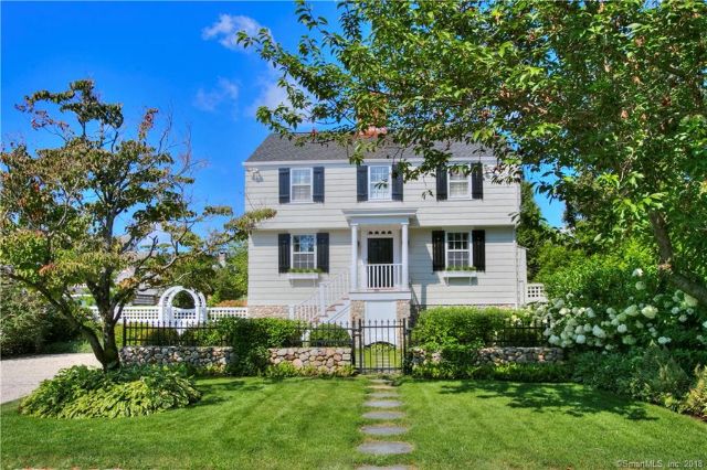 19 Roosevelt Road, Westport