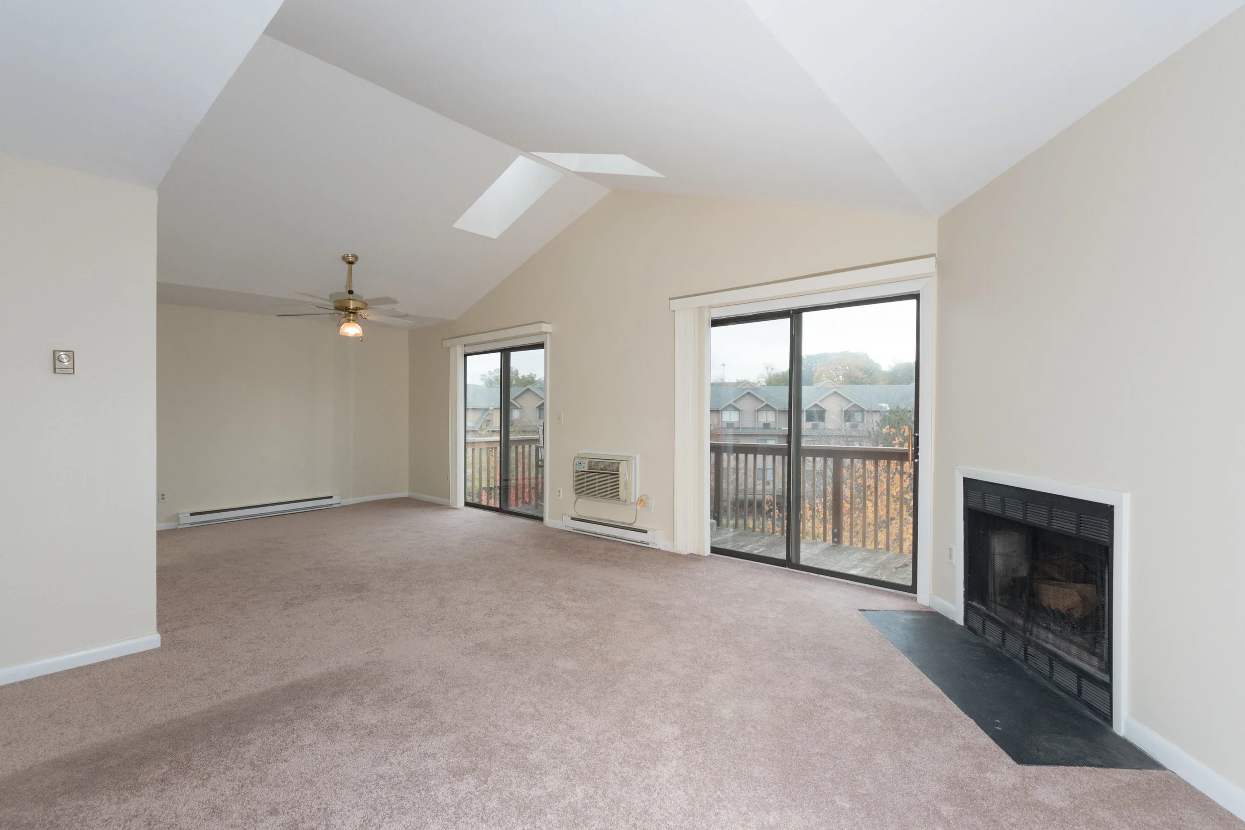 *97 Richards Ave Unit B8-LivingDining Room.jpg