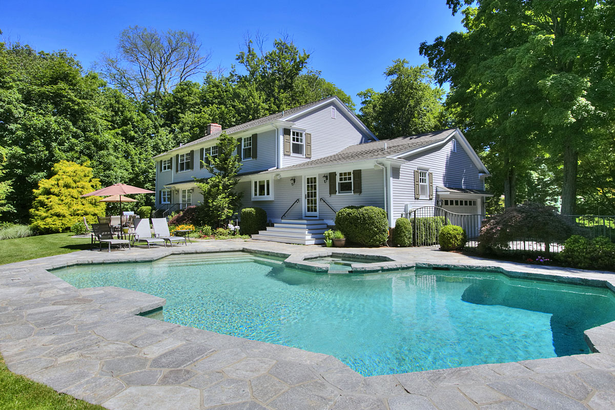 Backyard oasis_5194.jpg