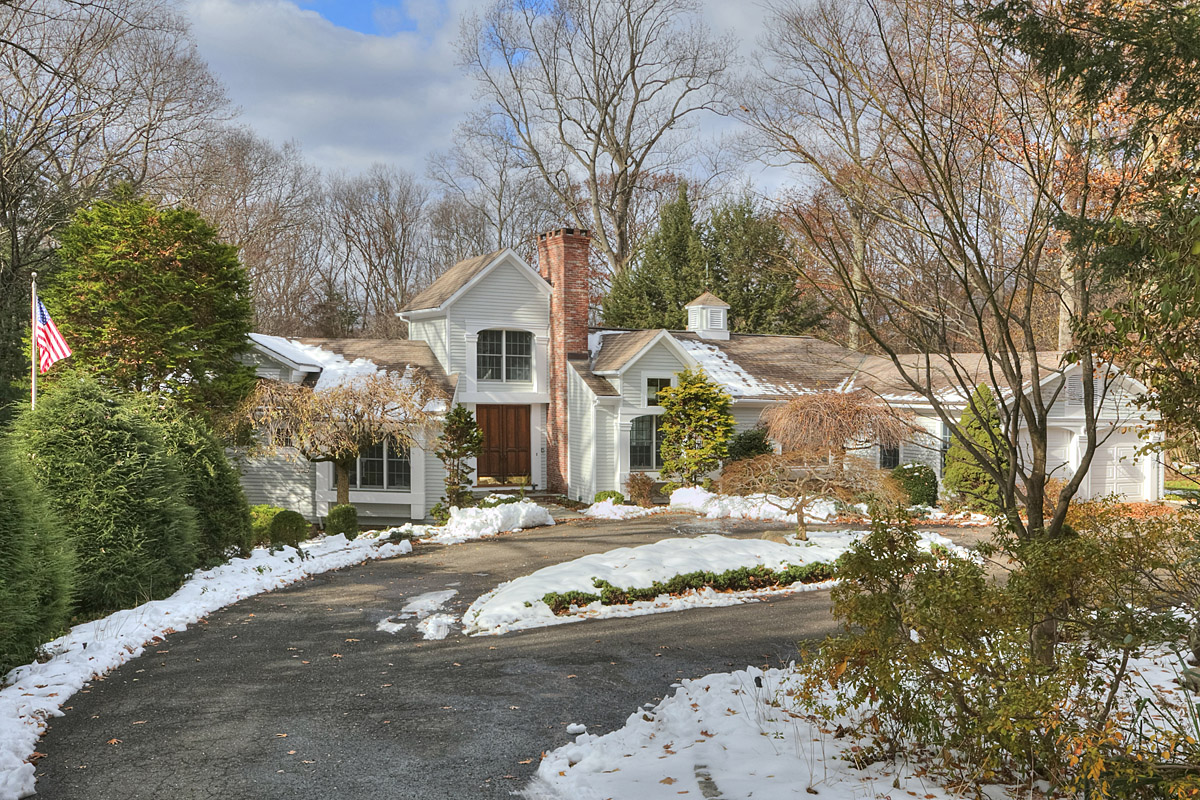 19 Hickory Lane, Weston