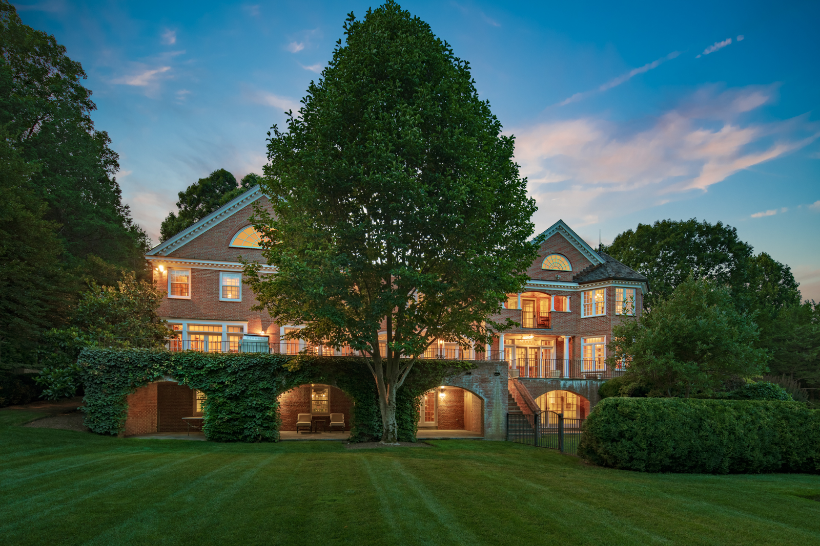 Outdoor entertaining_1894 Cross Highway Fairfield CT -3.jpg