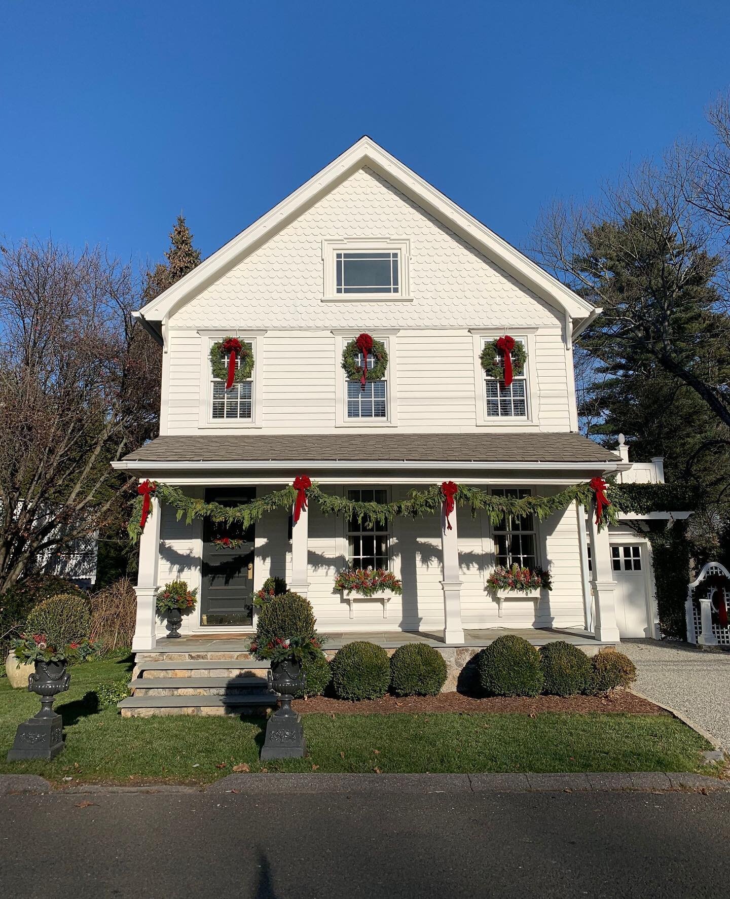 Southport shows off all year! 🎄✨️🎁⁠
⁠
-&mdash;&mdash;&mdash;&mdash;&mdash;&mdash;⁠
⁠
#teamKMS #compassct #westportct #thisiscompass #fairfieldct #compasseverywhere #lovewhereyoulive #connecticutlife