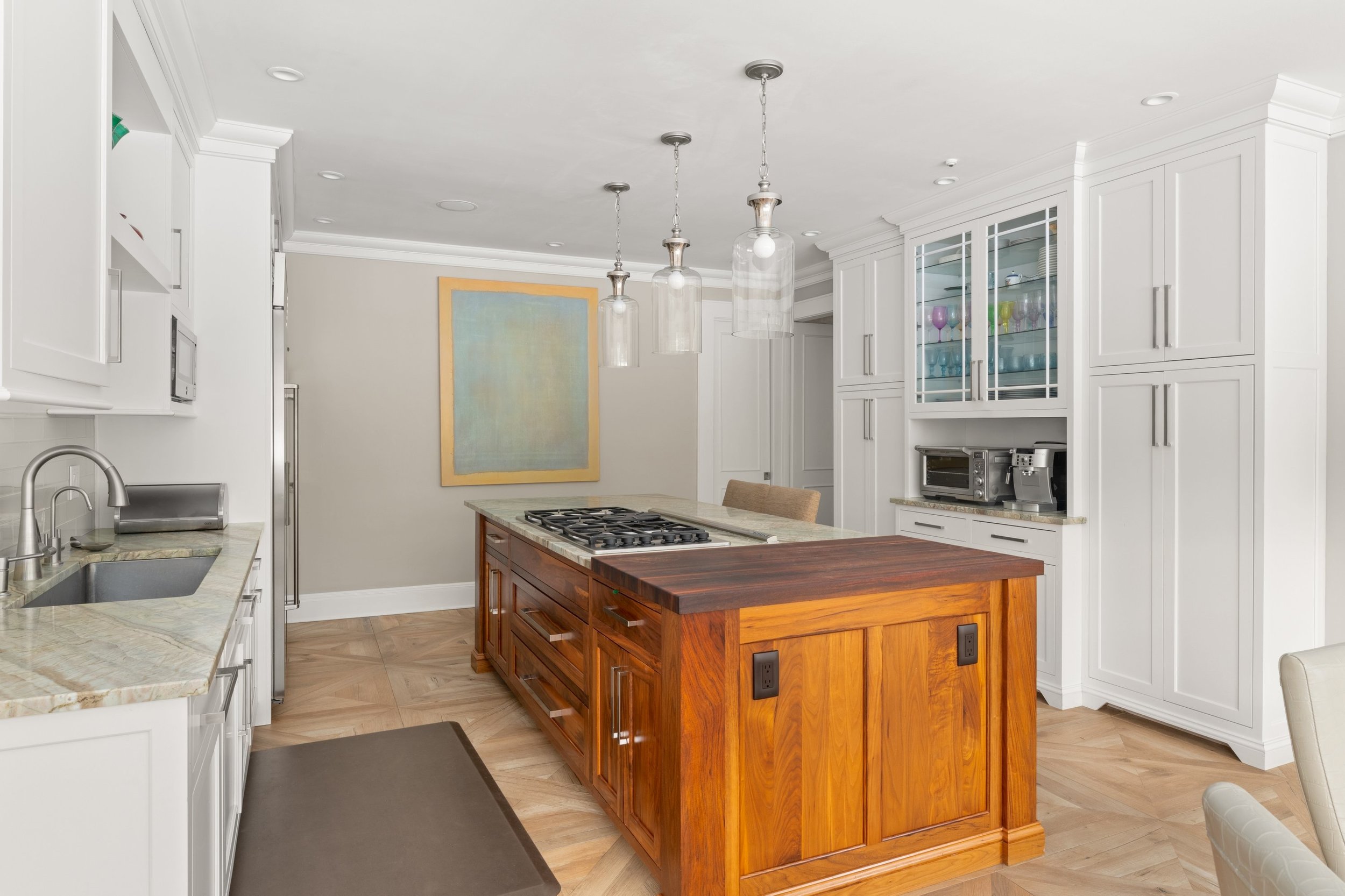 15-Arrowhead-Way-Weston-CT_046_Kitchen-island.jpg