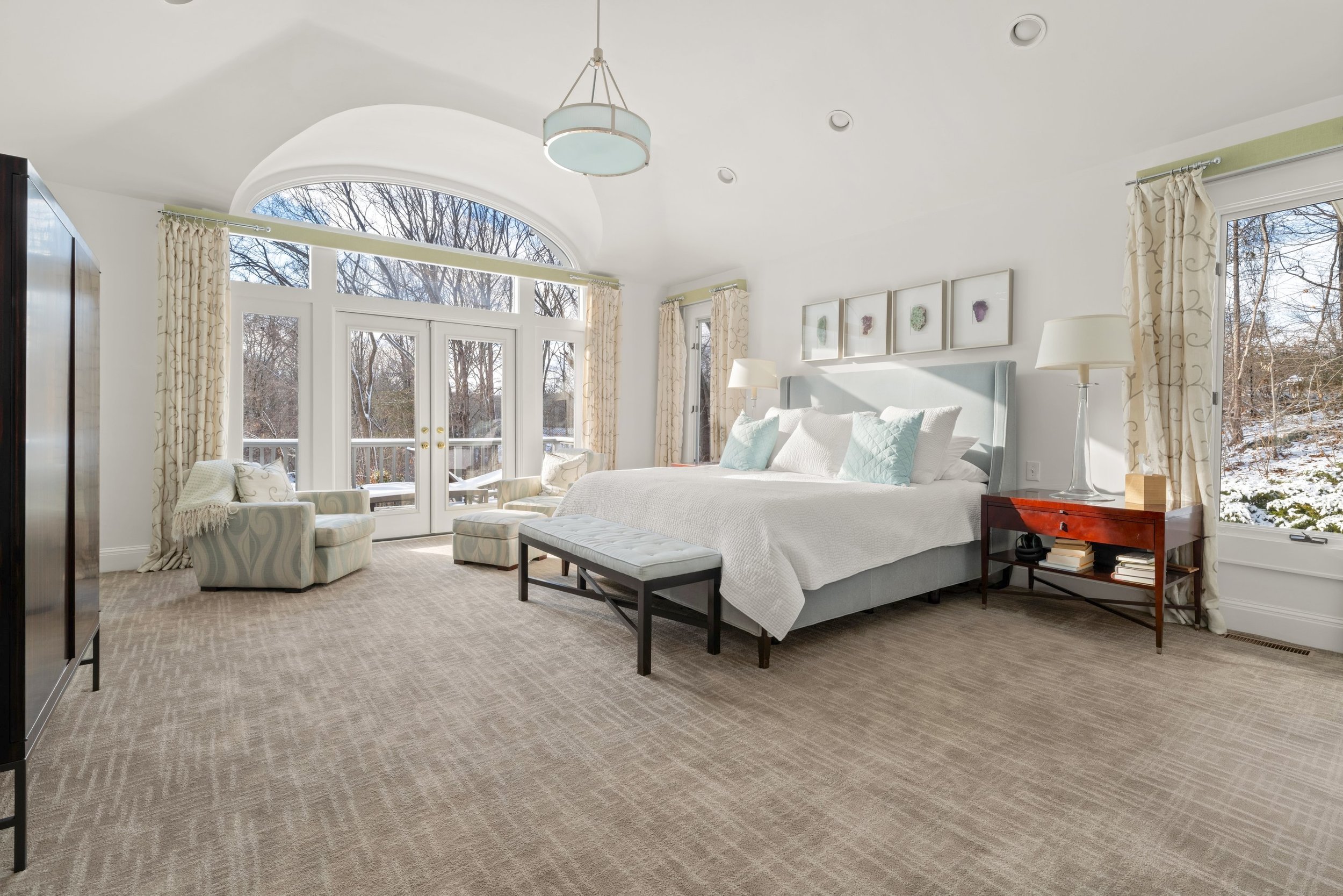 15-Arrowhead-Way-Weston-CT_048_Main-floor-primary-suite.jpg
