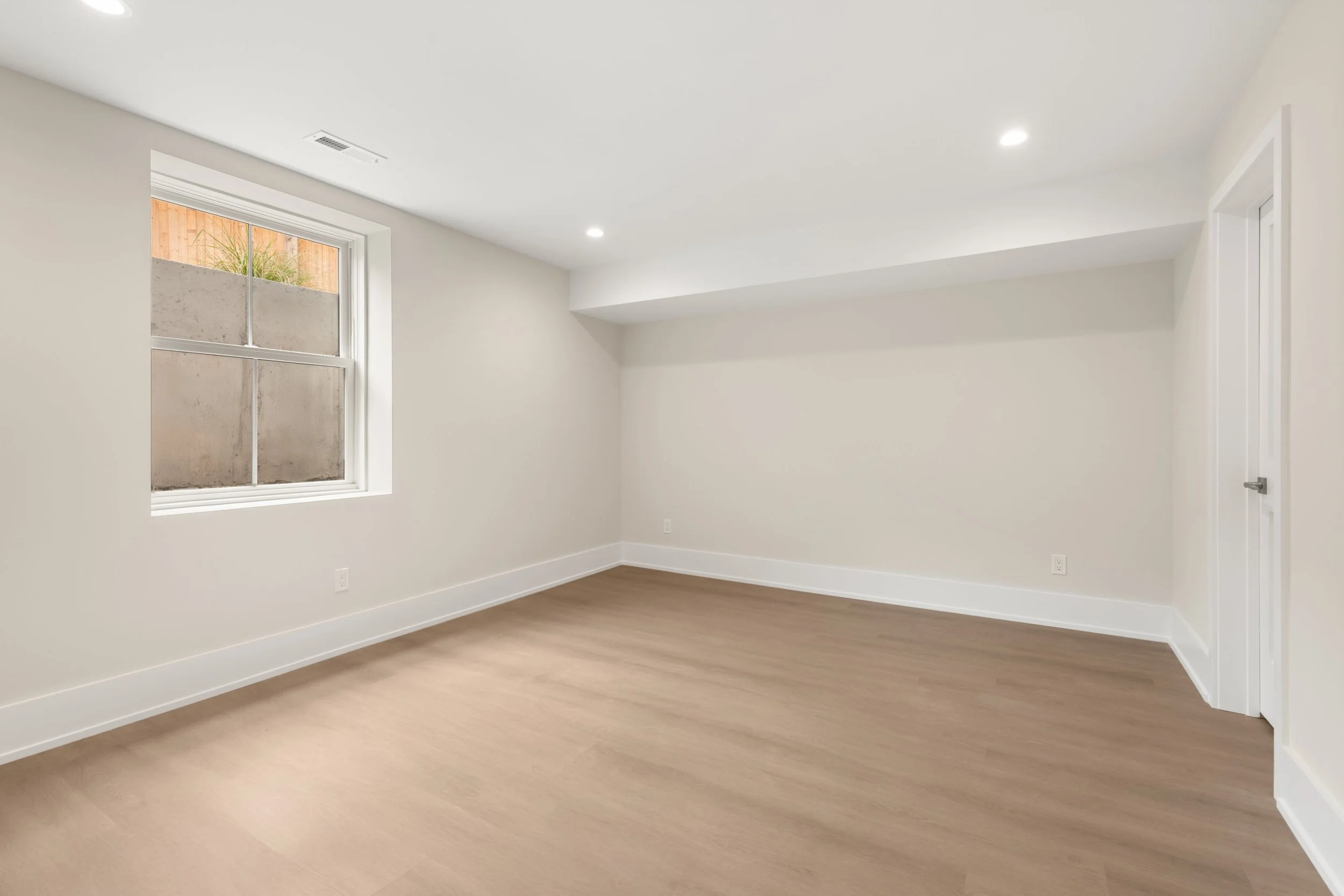 Lower-level-bedroom_051-3-Old-Black-Rock-Turnpike-Fairfield-CT-06824.jpg