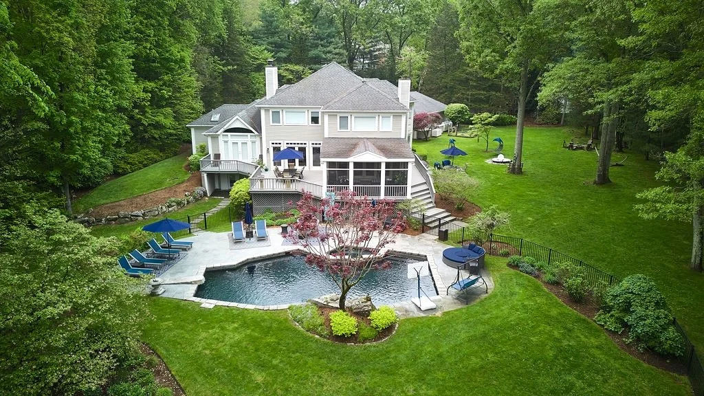 15 Arrowhead Way, Weston