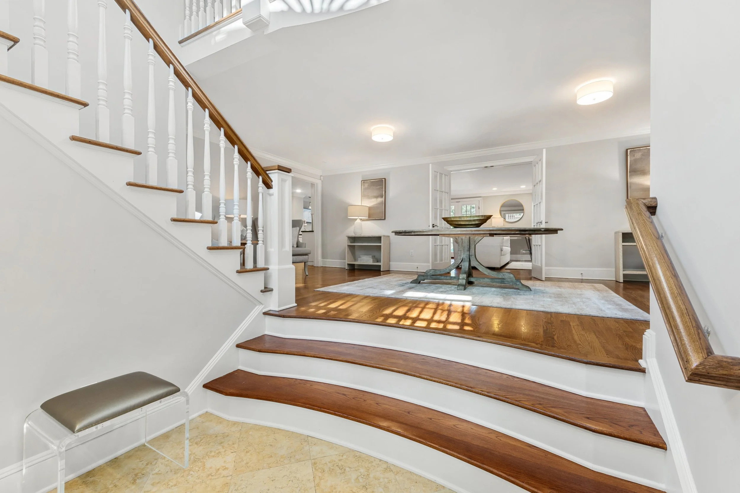 Foyer_022-304ChestnutHillRoad-Wilton-CT-06897-SMALL.jpg