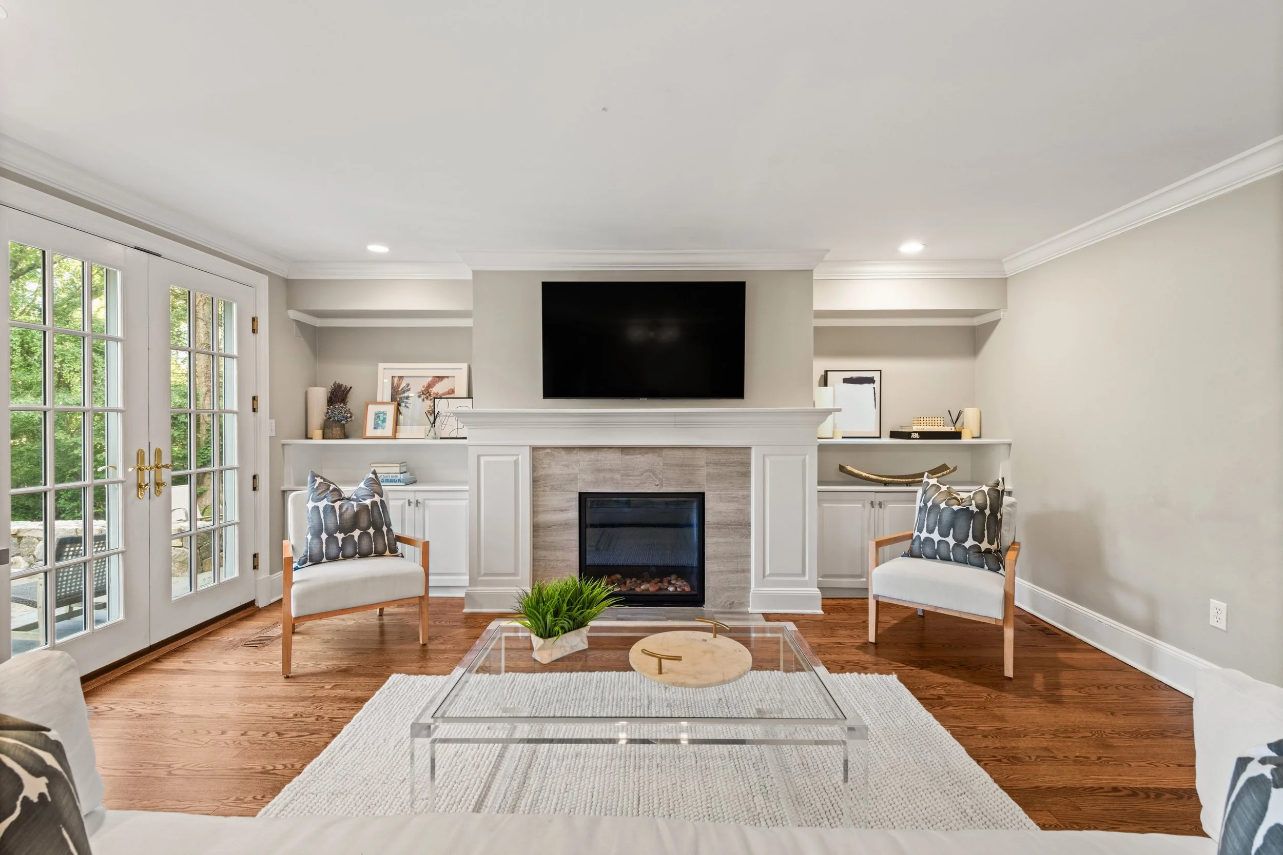 Family-room-fireplace_030-304ChestnutHillRoad-Wilton-CT-06897-SMALL.jpg