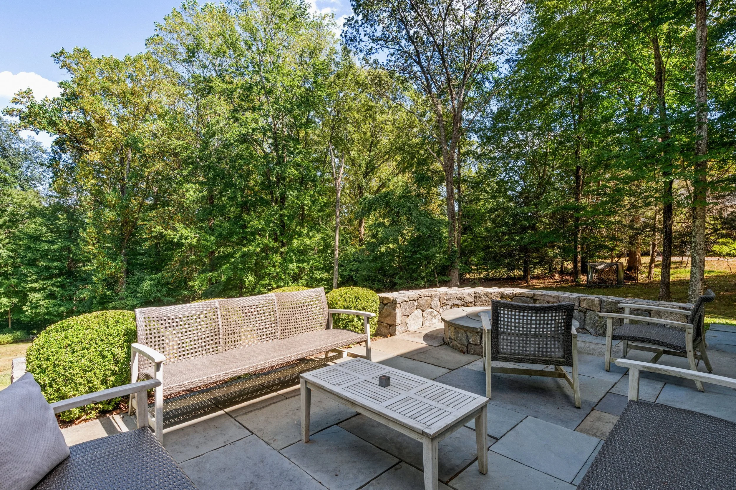 Back-patio_018-304ChestnutHillRoad-Wilton-CT-06897-SMALL.jpg
