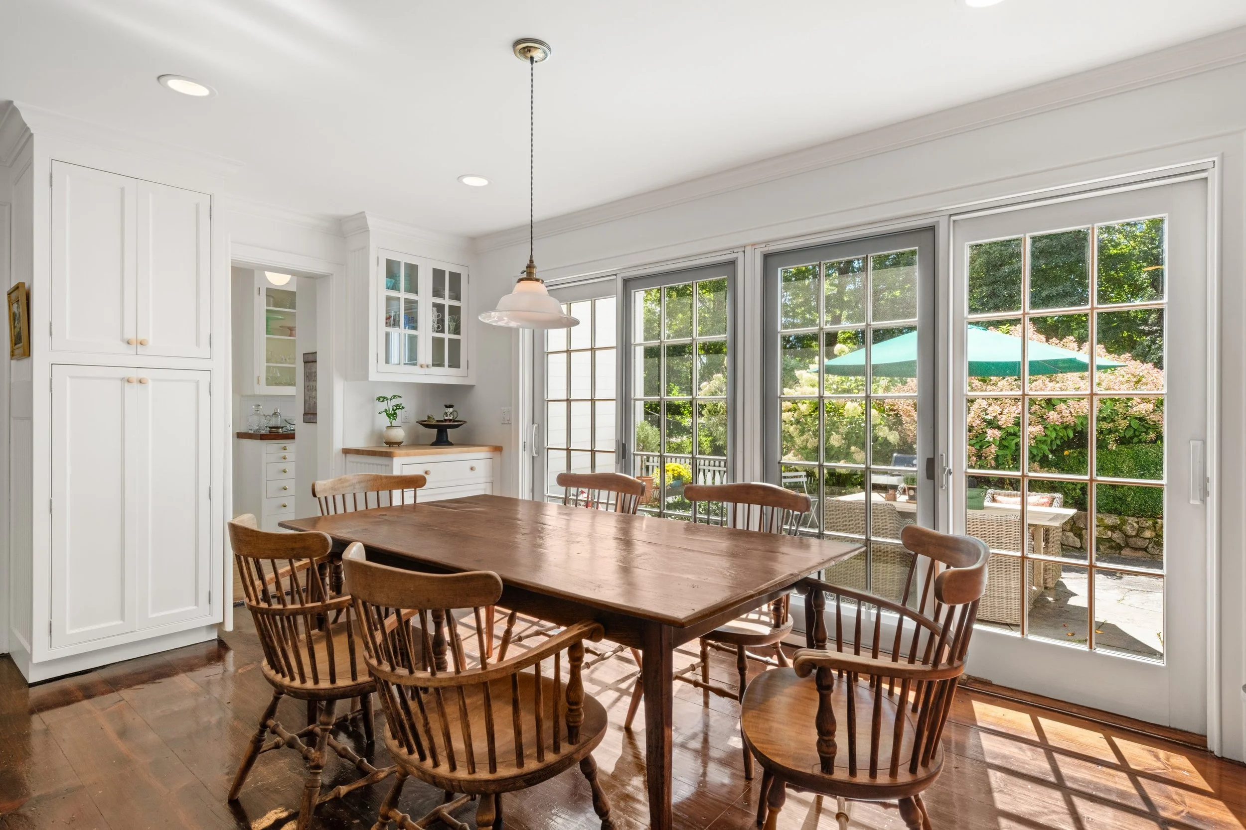 Dining-options_084-365-Greens-Farms-Road-Westport-CT-06880.jpg