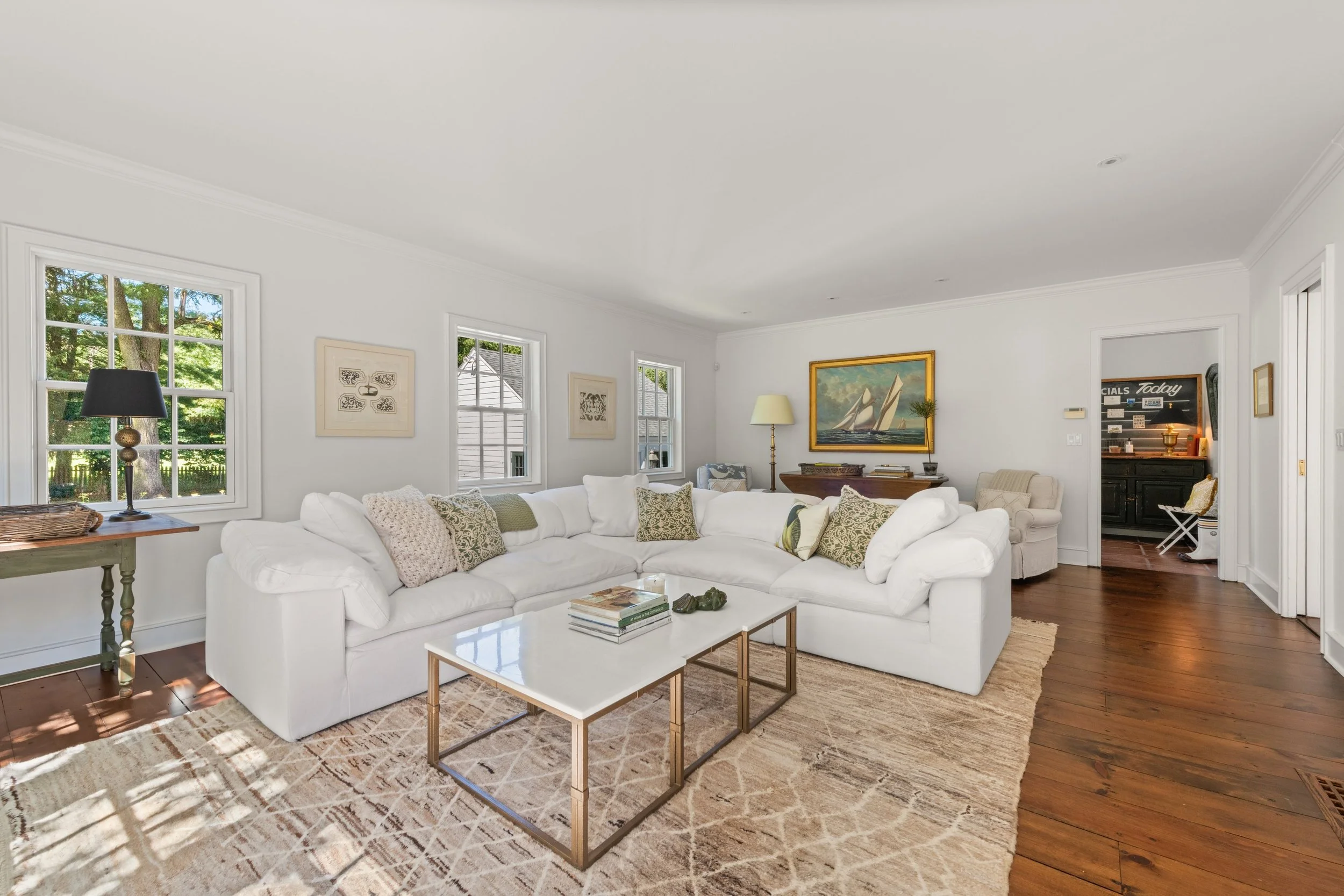 Family-room_090-365-Greens-Farms-Road-Westport-CT-06880.jpg