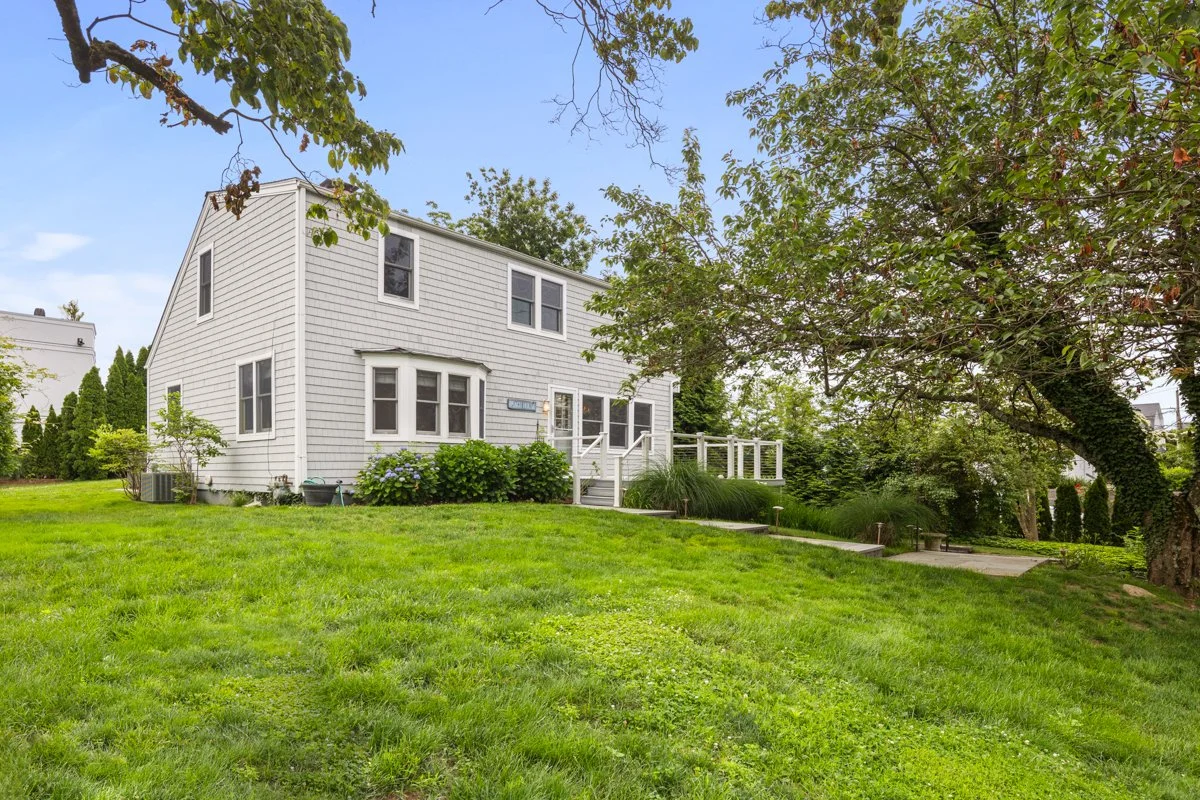 19 Sherwood Drive, Westport