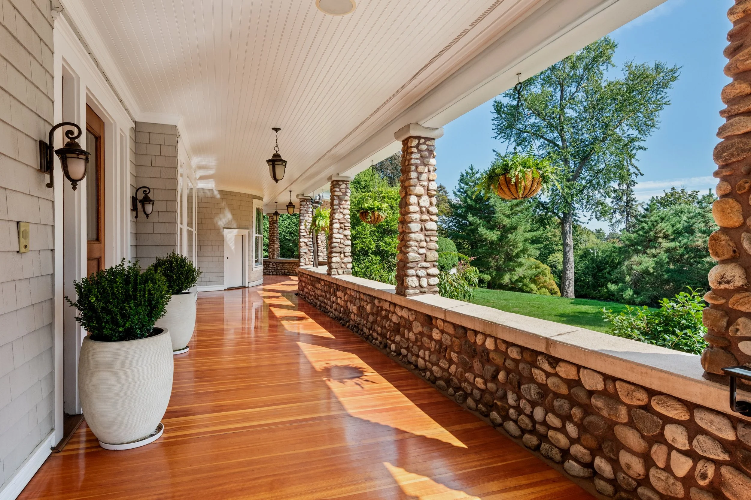Front-wrap-around-porch_006_249-greens-farms-road-westport-ct-06880.jpg