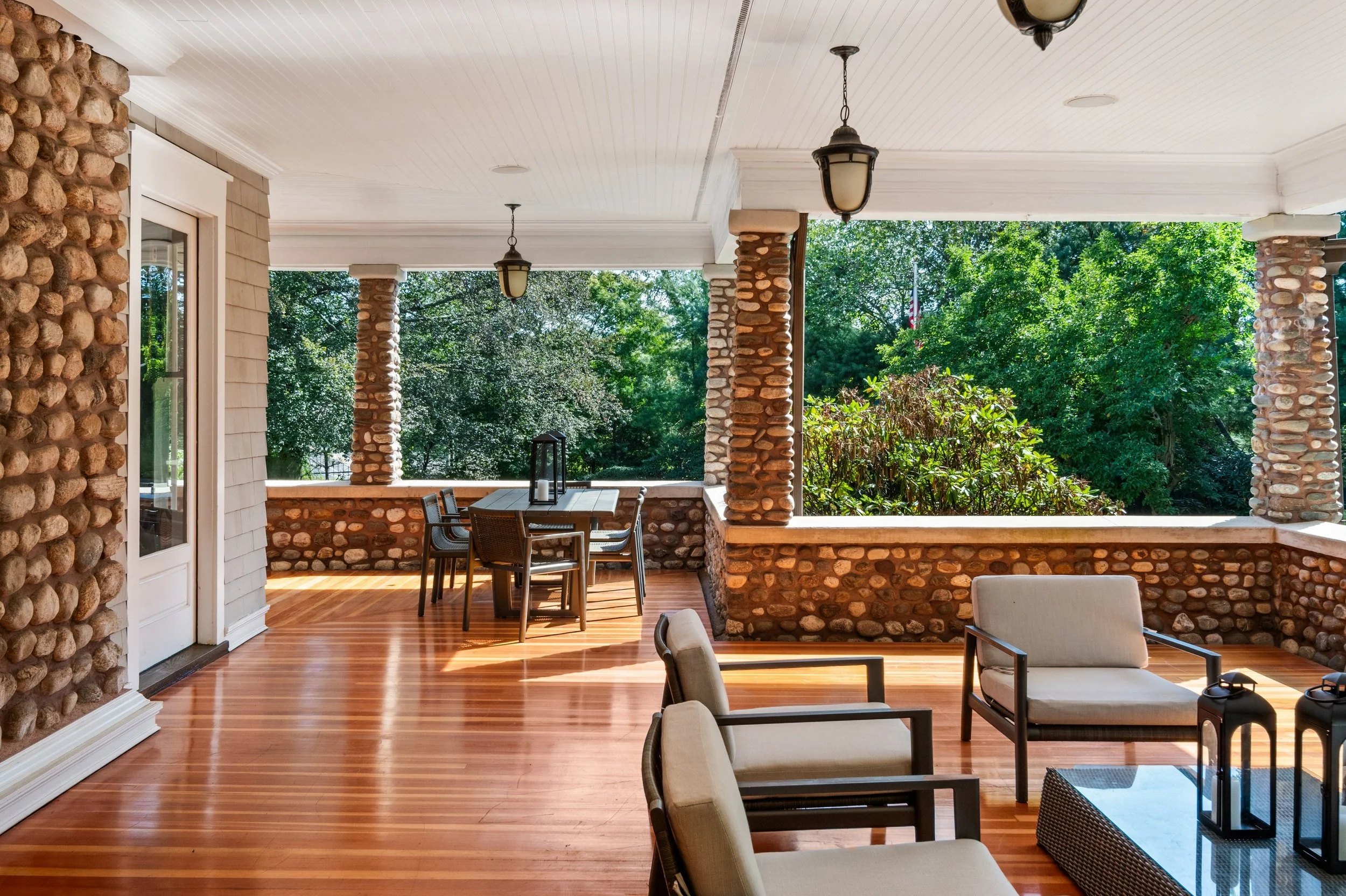 Porch-seating_010_249-greens-farms-road-westport-ct-06880.jpg
