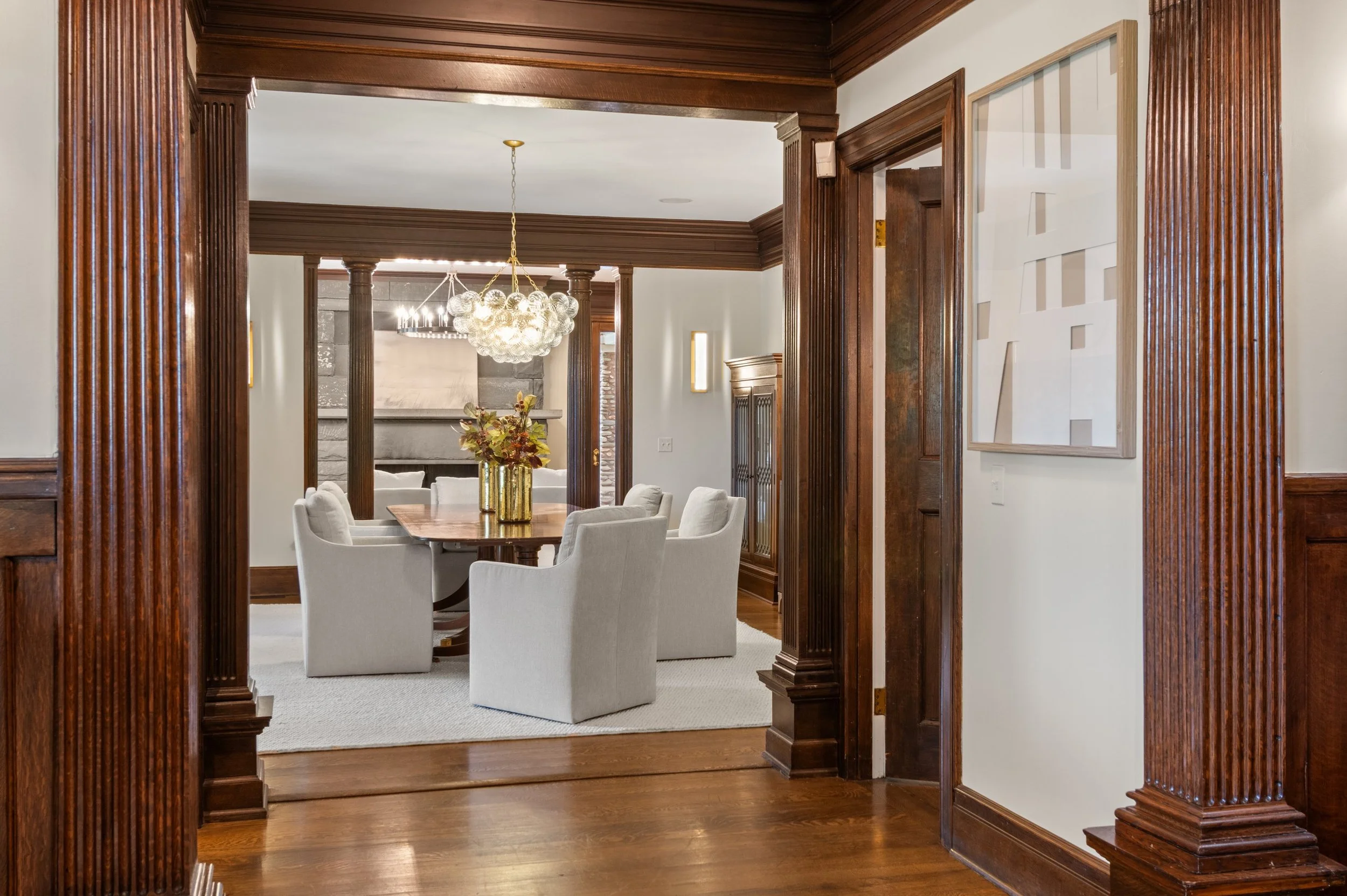Dining-room-entrance_019_249-greens-farms-road-westport-ct-06880.jpg