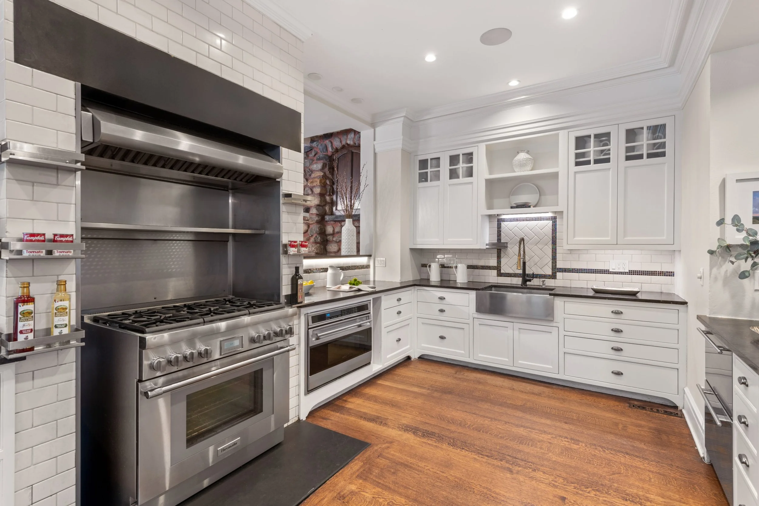Kitchen-professional_037_249-greens-farms-road-westport-ct-06880.jpg
