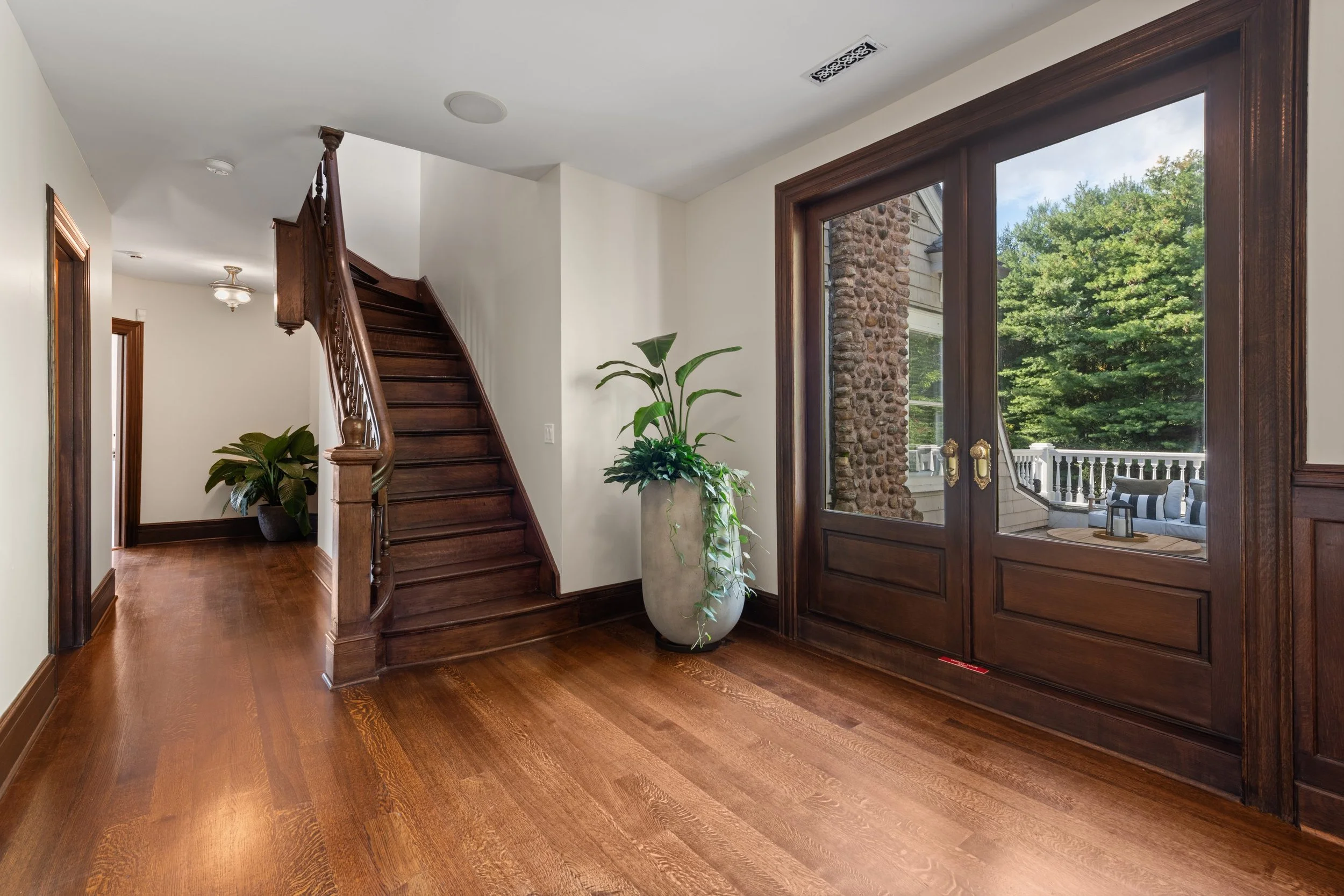Third-floor-staircase_040_249-greens-farms-road-westport-ct-06880.jpg