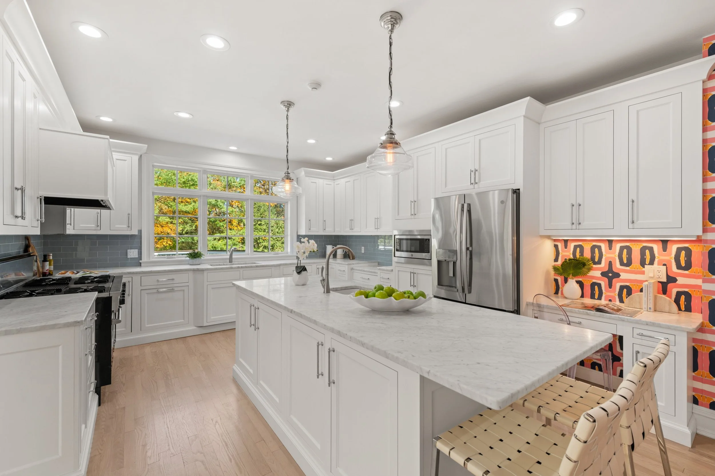 Kitchen-center-island_036-3MayflowerLane-Weston-CT-06883-SMALL.jpg